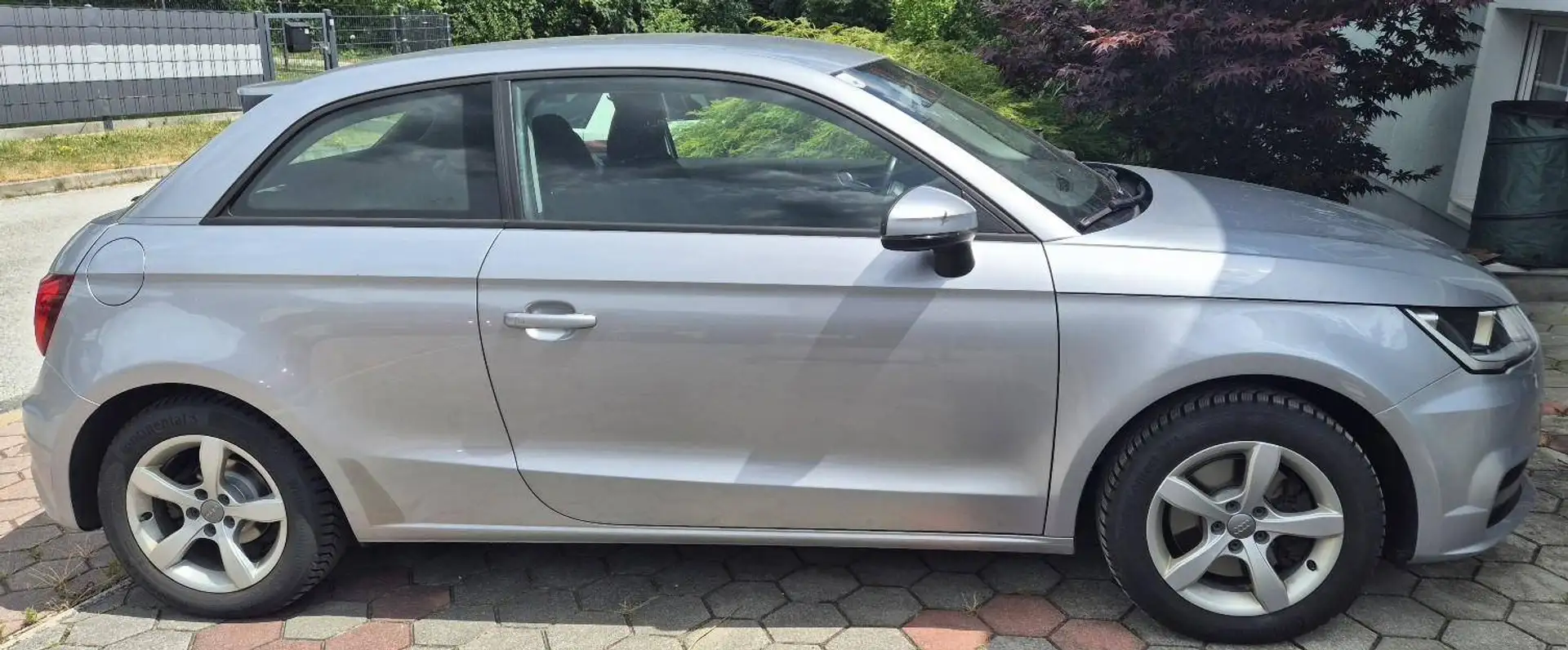 Audi A1 A1 1,6 TDI Grau - 1