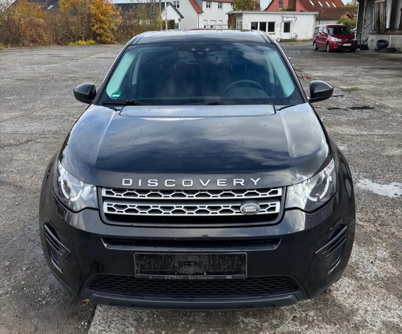 Land Rover Discovery Sport Pure Schwarz - 2