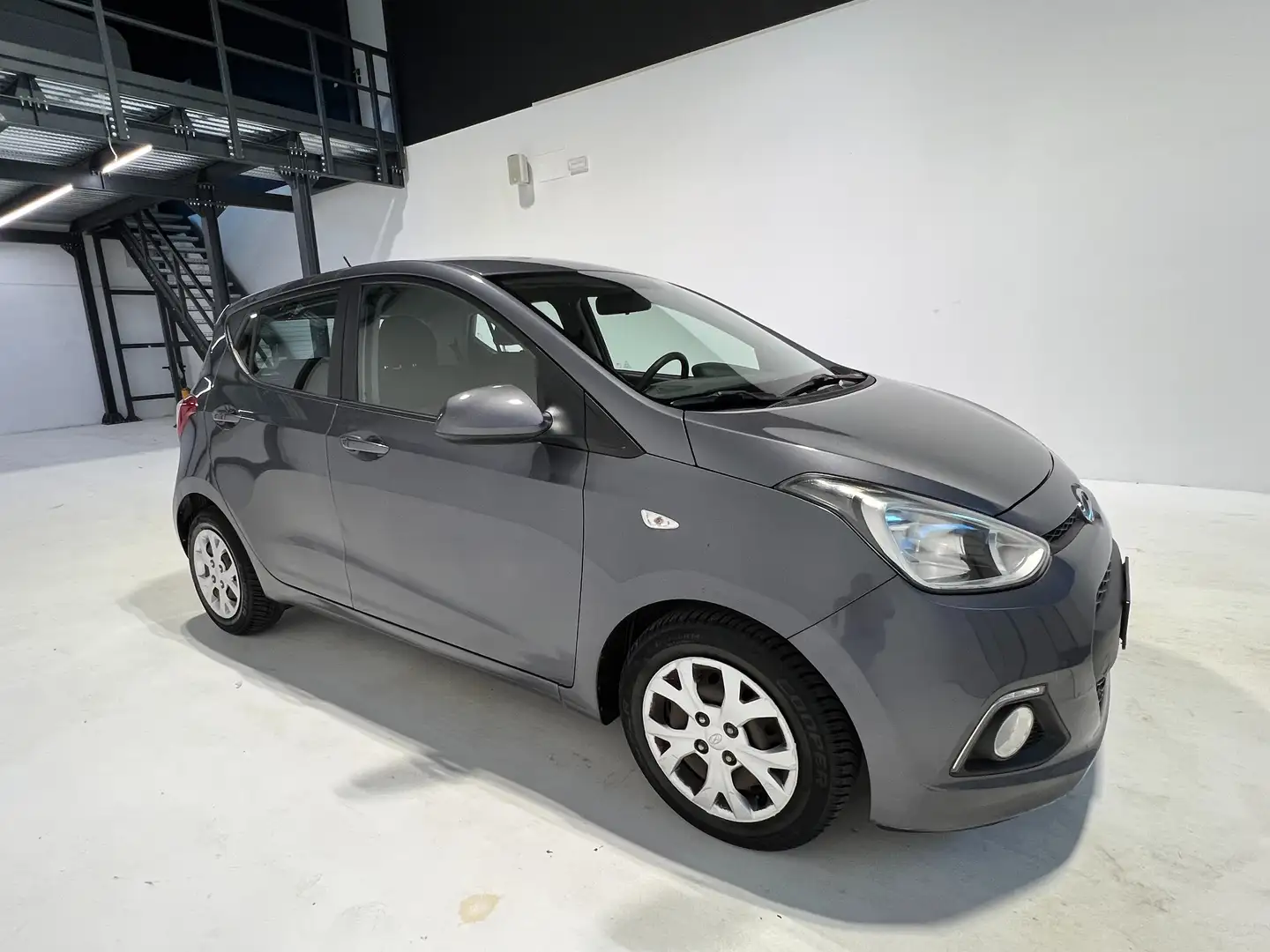 Hyundai i10 i1.0 Comfort econext Gpl Gris - 1