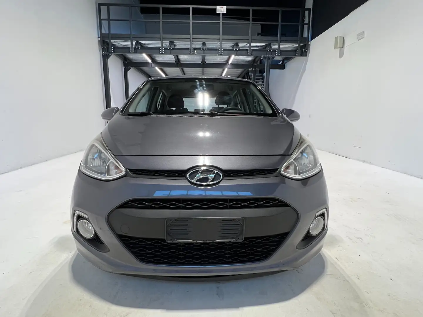 Hyundai i10 i1.0 Comfort econext Gpl Gris - 2
