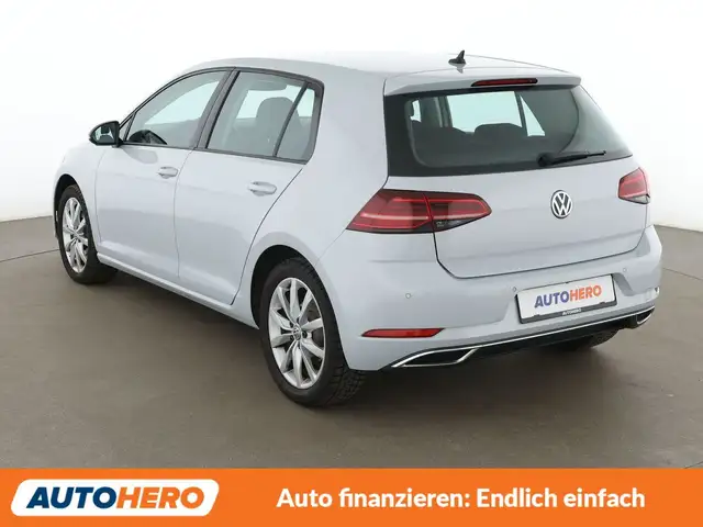 Volkswagen Golf view 4