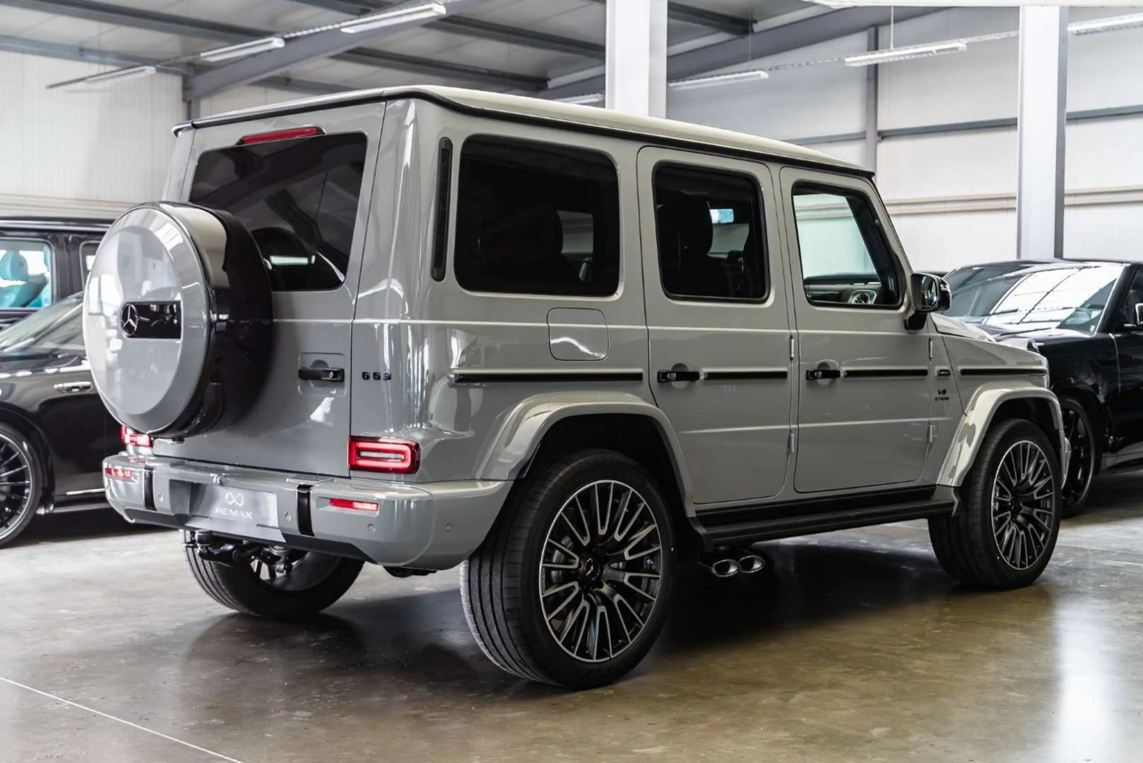 Mercedes-Benz G 63 AMG / Superior Line / A22 / MY 2027 — photo 12