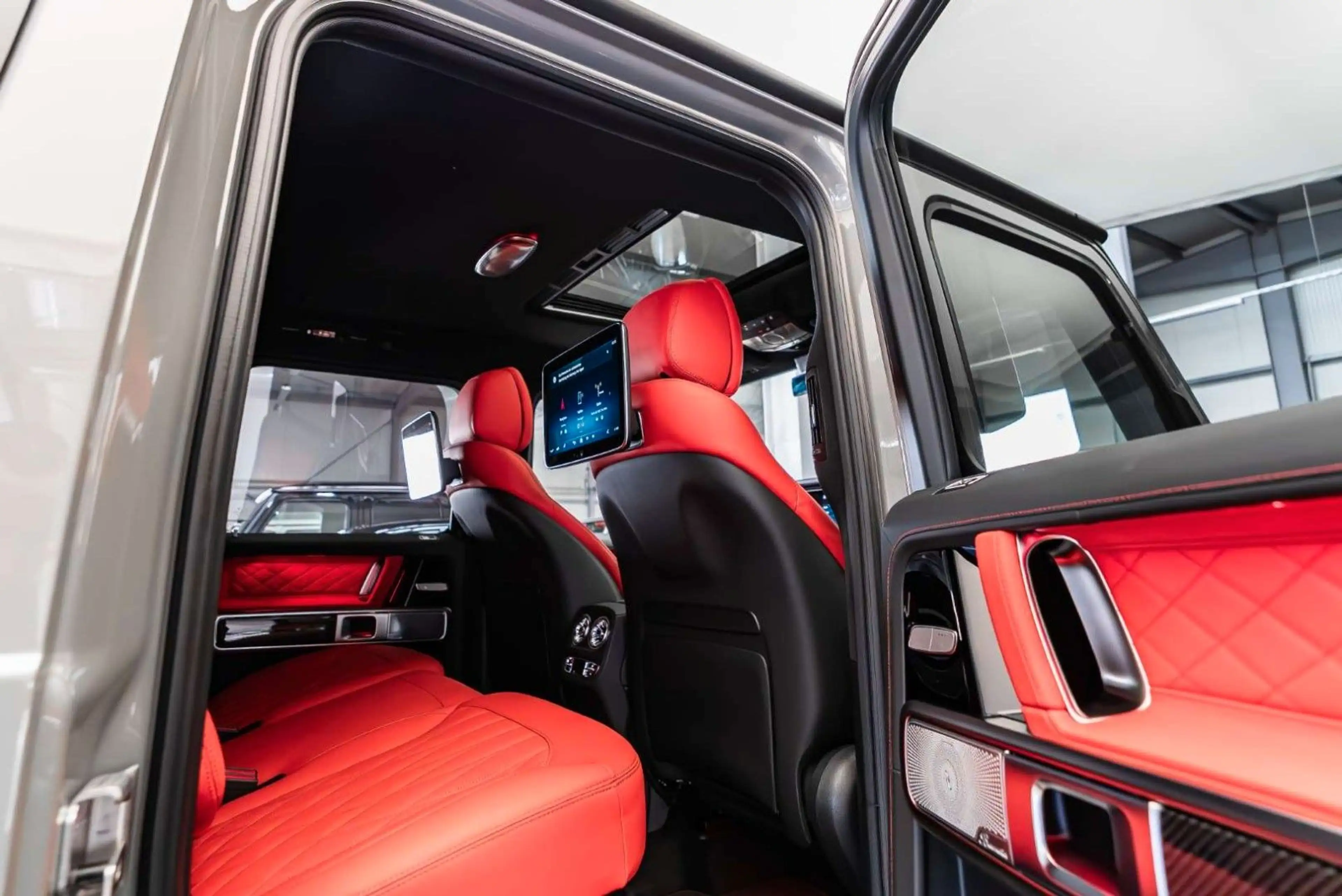 Mercedes-Benz G 63 AMG / Superior Line / A22 / MY 2027 — photo 4