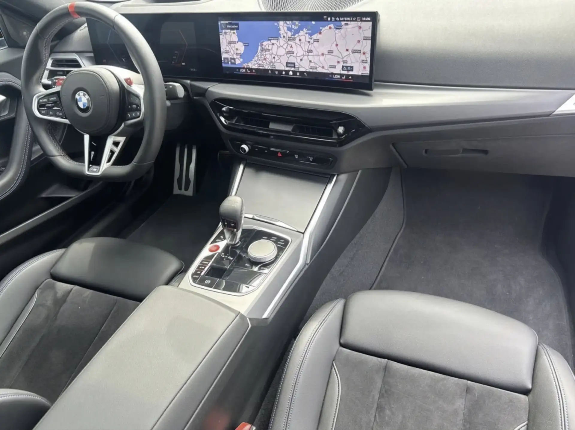 BMW M2 2025 화이트 사진 7