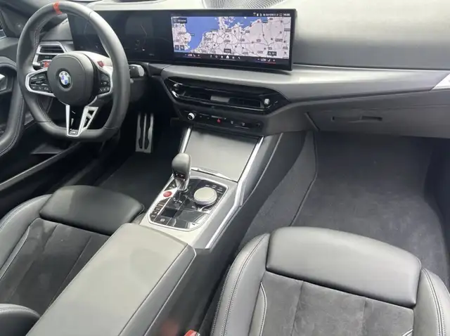 BMW M2 view 3
