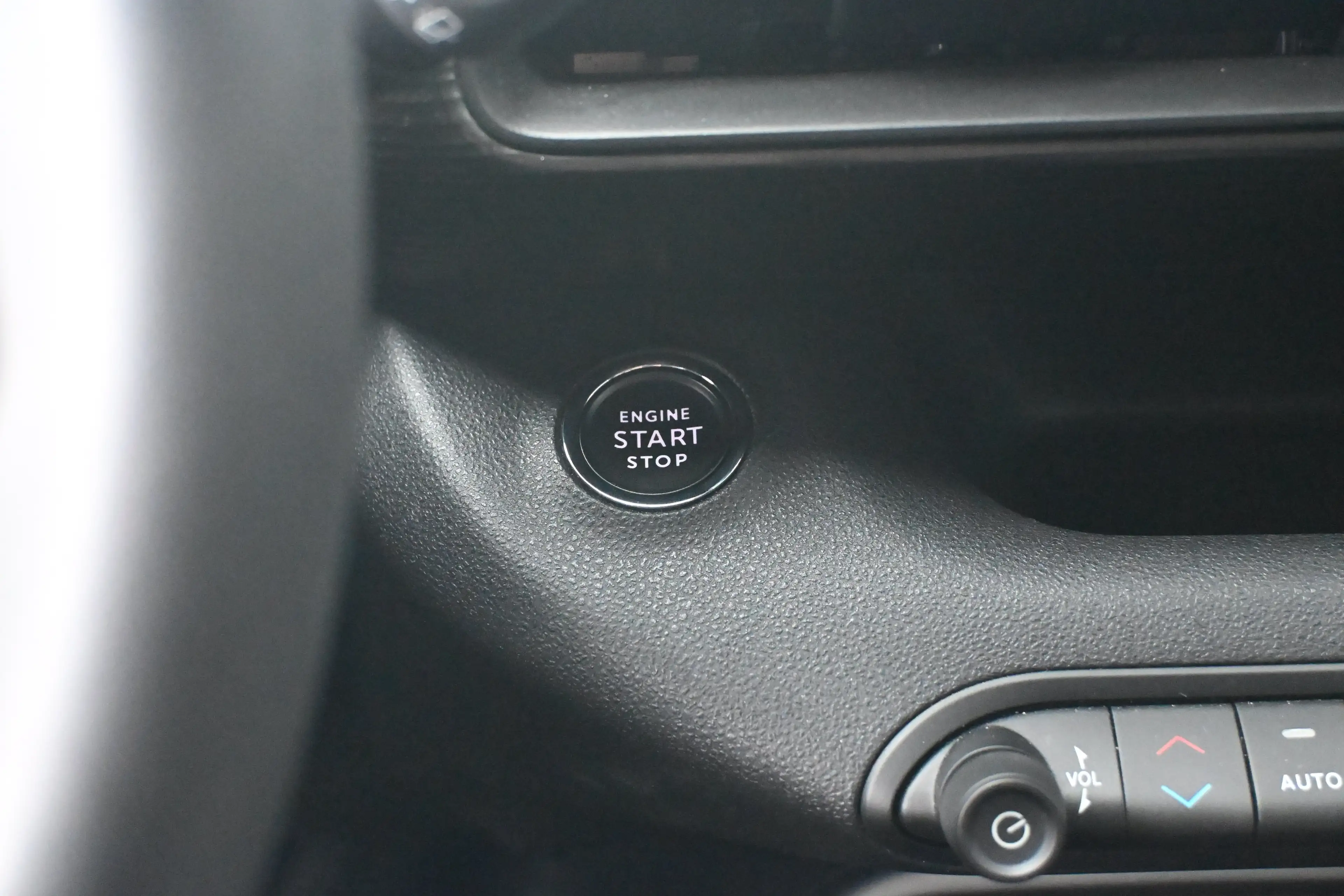 Jeep Avenger 1.2 Altitude 100pk | Navigatie | Climate Control | — photo 26