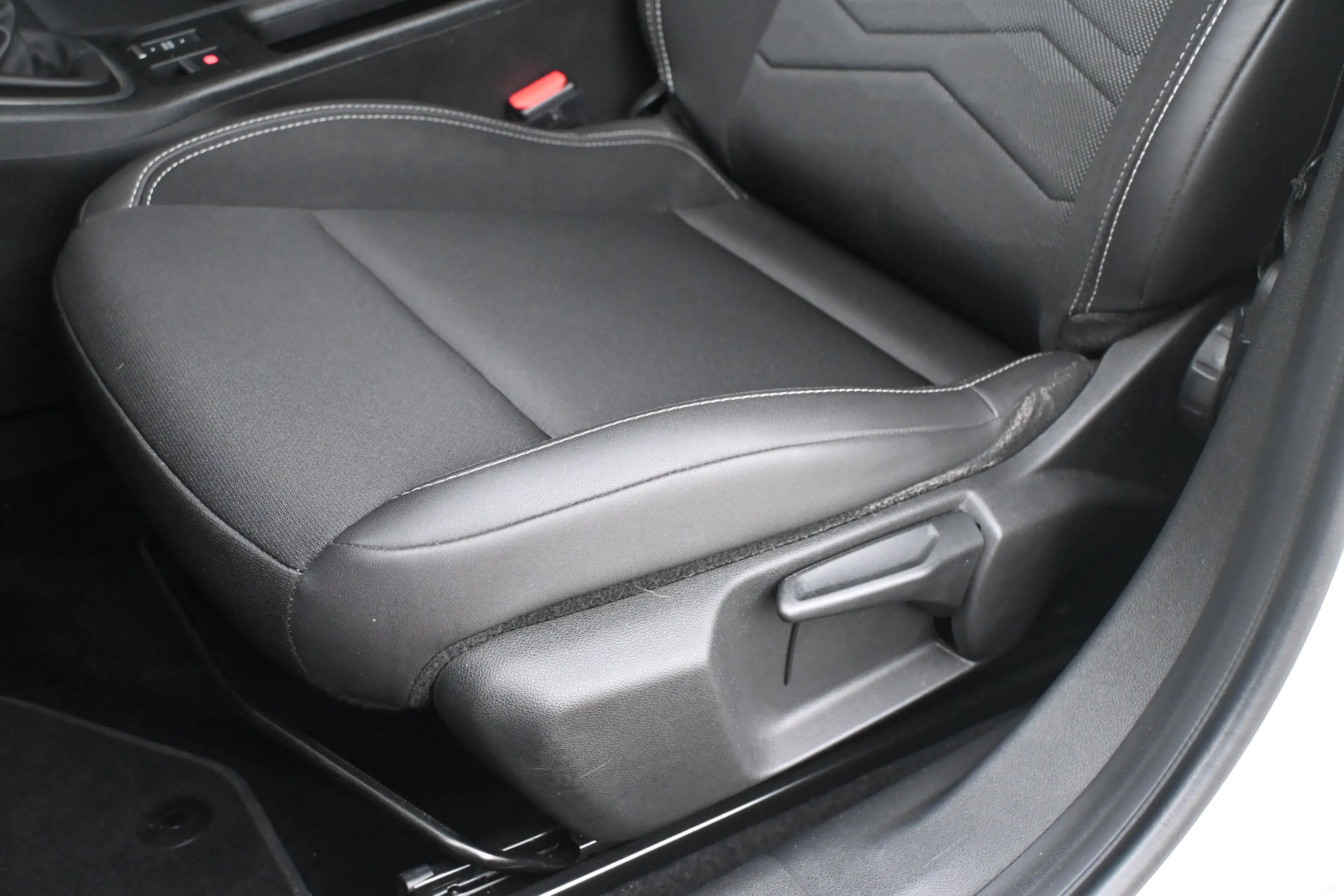Jeep Avenger 1.2 Altitude 100pk | Navigatie | Climate Control | — photo 9