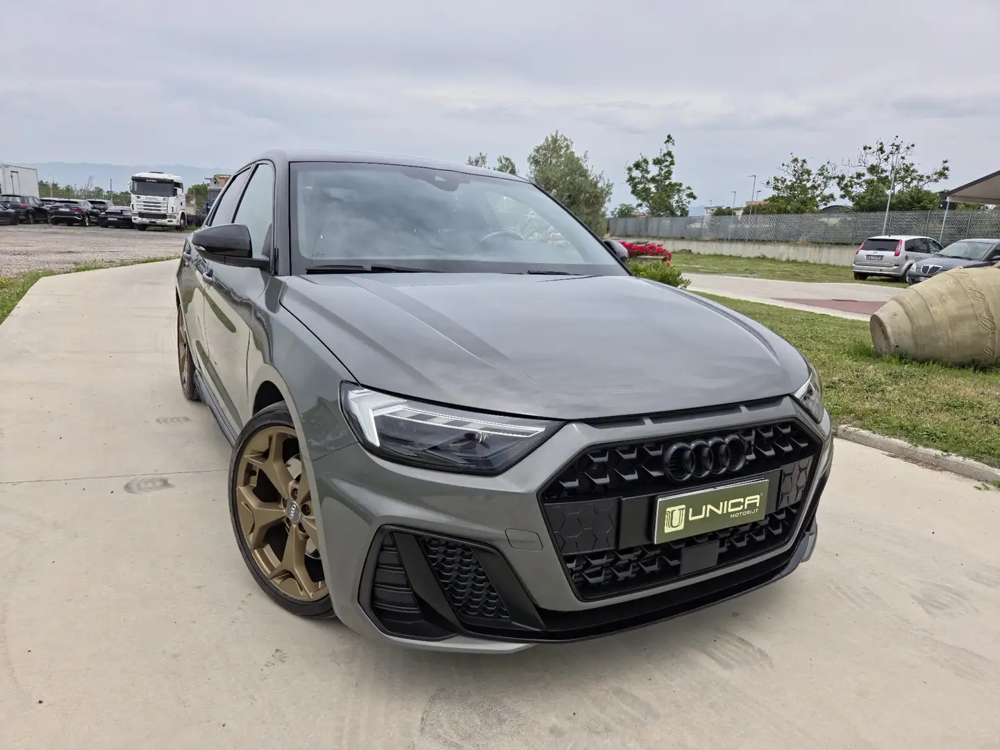 Audi A1 Sportback 40 2.0 tfsi S Line Edition S/tronic200CV Silver - 1