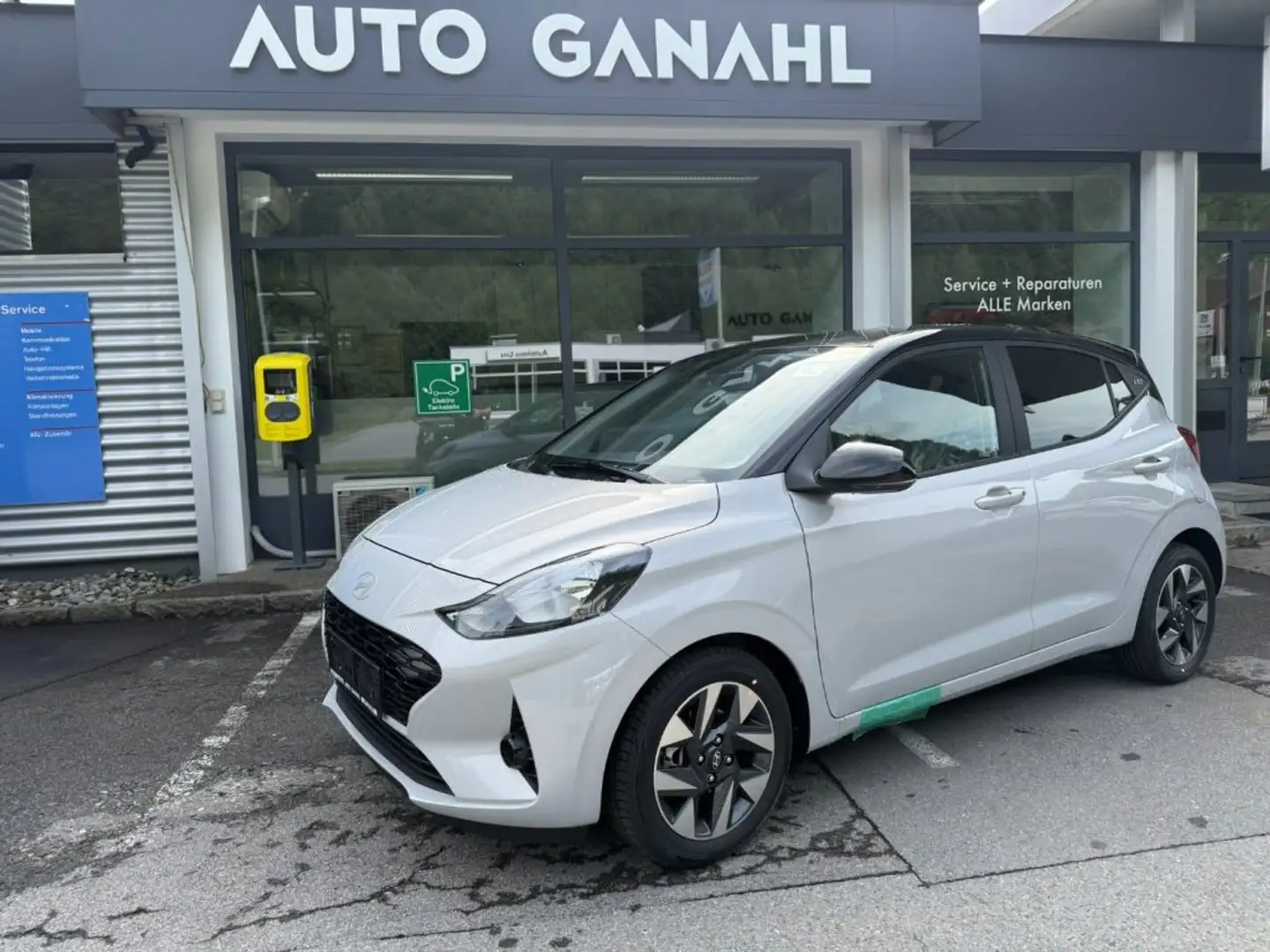 Hyundai i10 GO Plus 1,0 MT a5bu1-OO2 Schwarz - 1