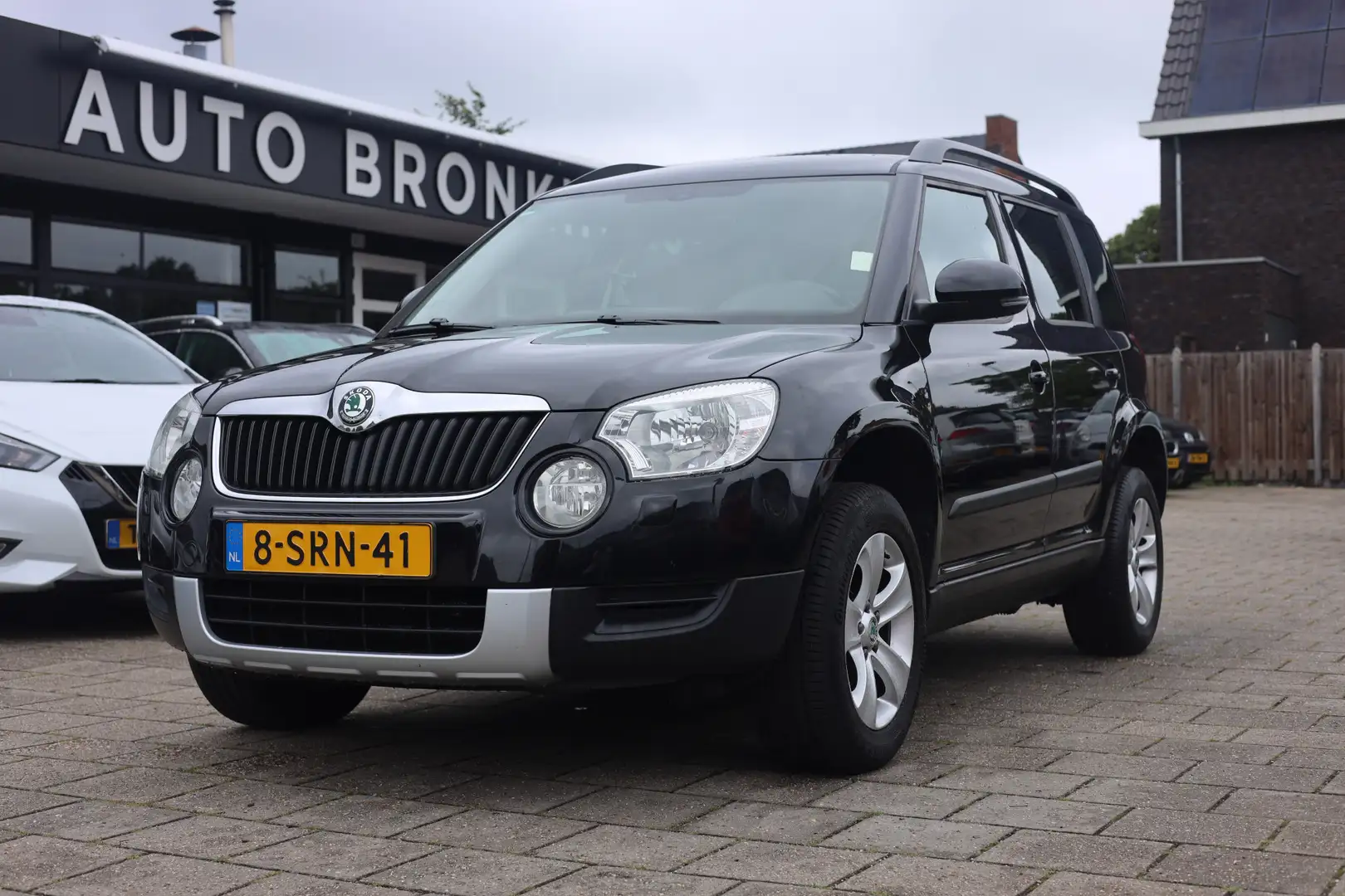 Skoda Yeti 1.2 TSI SPRINT PRO I AUT I TREKHAAK I CRUISE Negru - 1