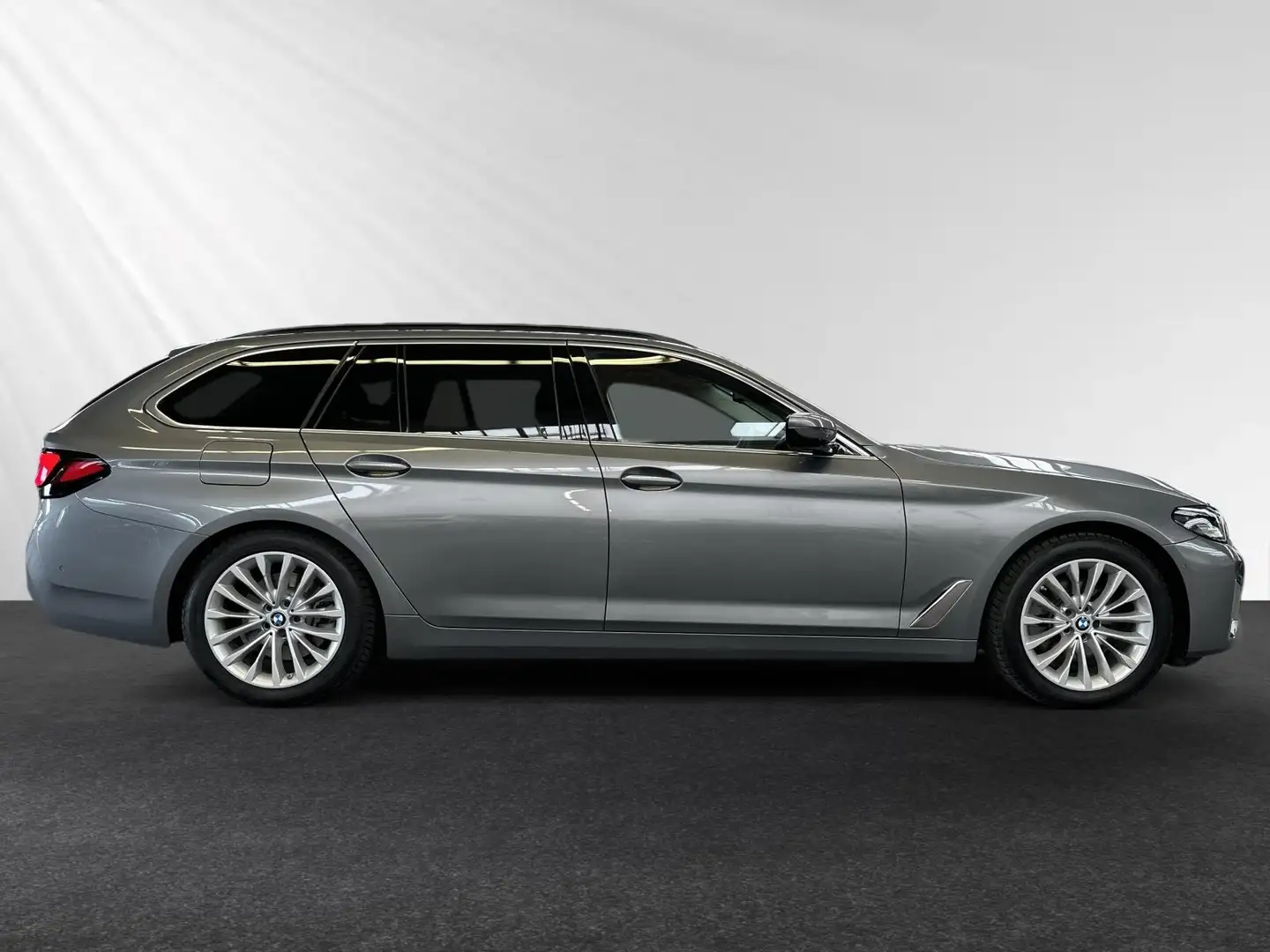 BMW 520 i Touring Anhängerk.|LCProf.|Komforts.|HiFi Grau - 2