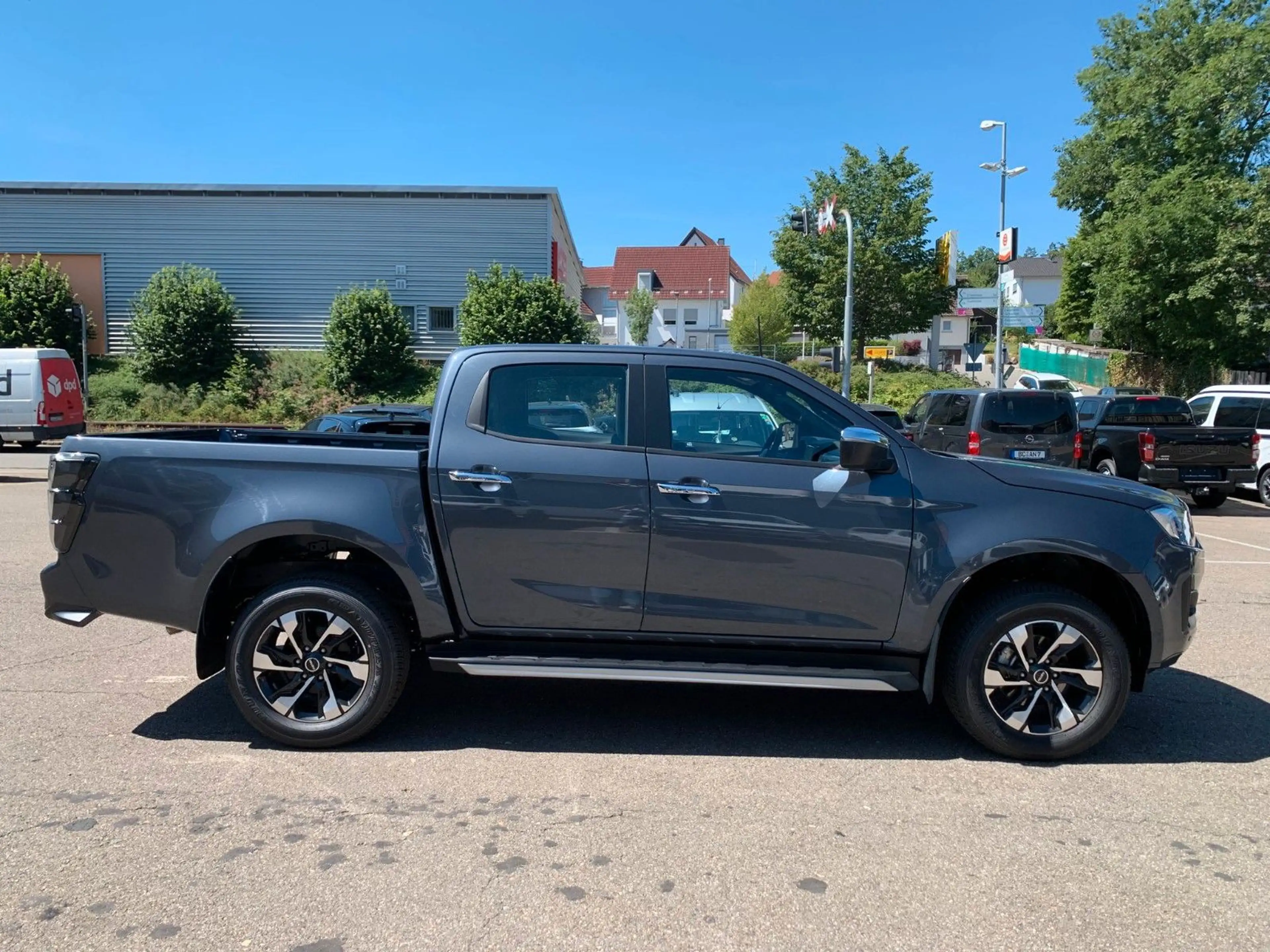 Isuzu D-Max Double Cab 4WD LSE 2.2 8 AT Lagerwagen — photo 5