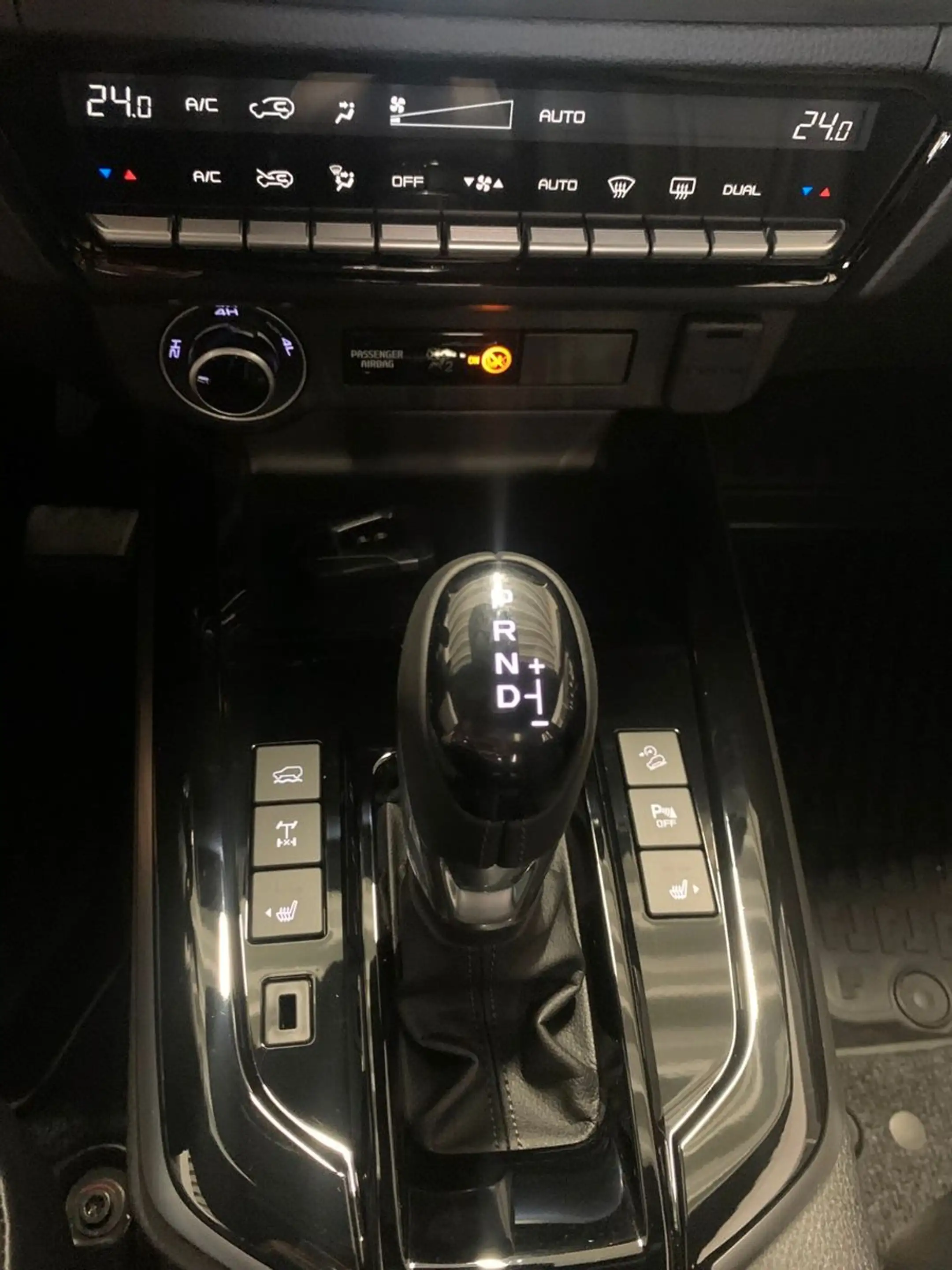 Isuzu D-Max Double Cab 4WD LSE 2.2 8 AT Lagerwagen — photo 20