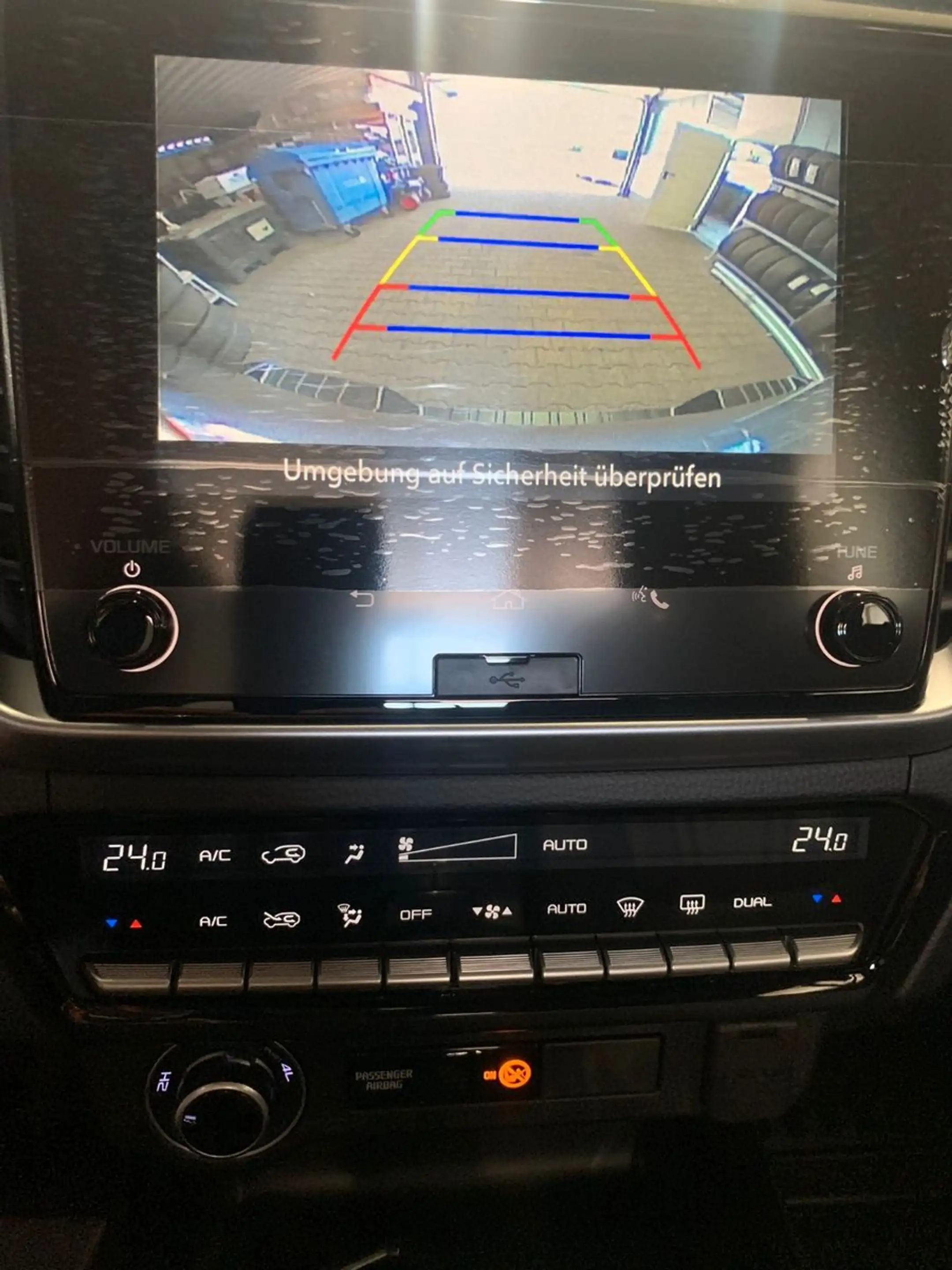Isuzu D-Max Double Cab 4WD LSE 2.2 8 AT Lagerwagen — photo 19
