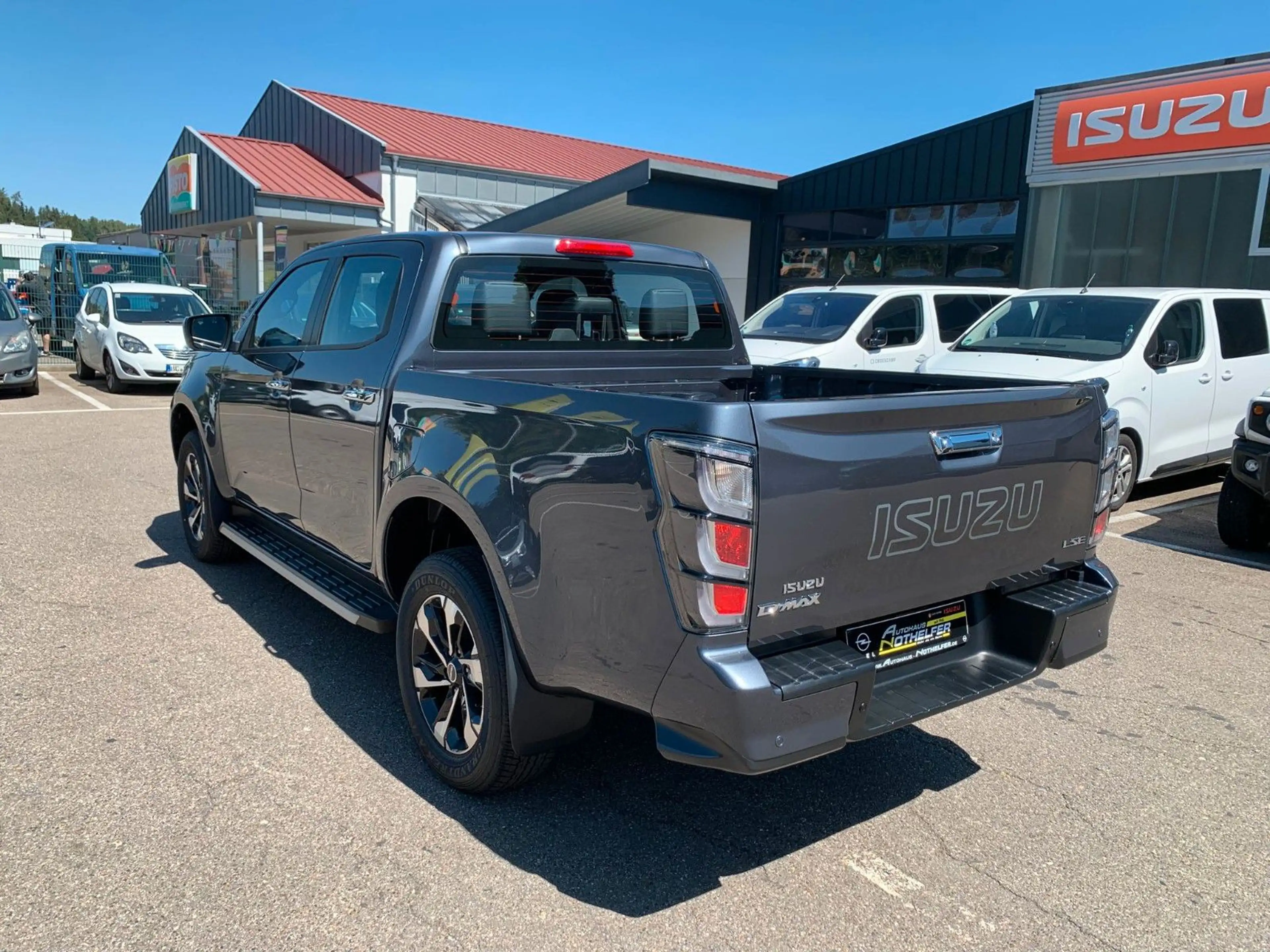 Isuzu D-Max Double Cab 4WD LSE 2.2 8 AT Lagerwagen — photo 9