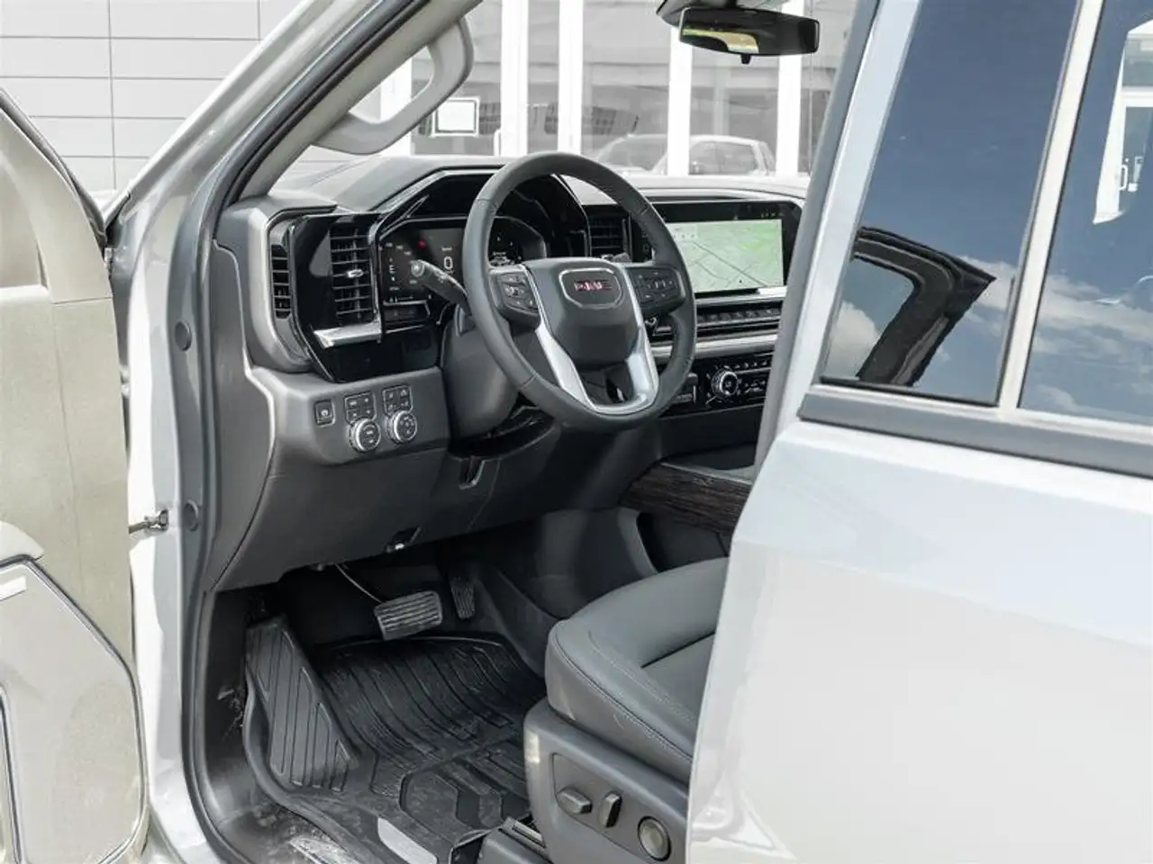 GMC Sierra 1500 снимка GMC Sierra 1500
