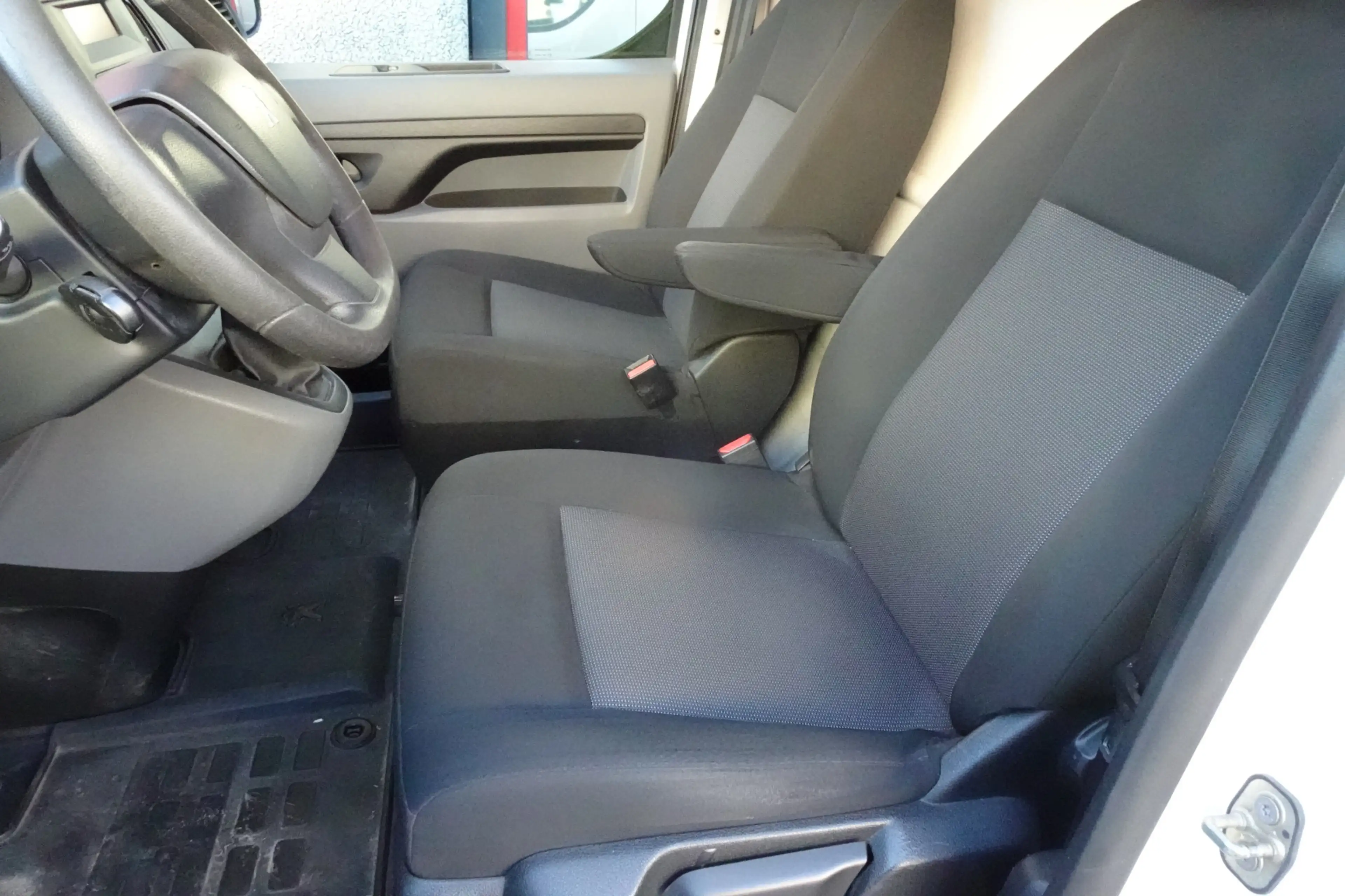 Peugeot Expert 226S 1.6 BlueHDI 95 Premium met imperiaal en betim — photo 8