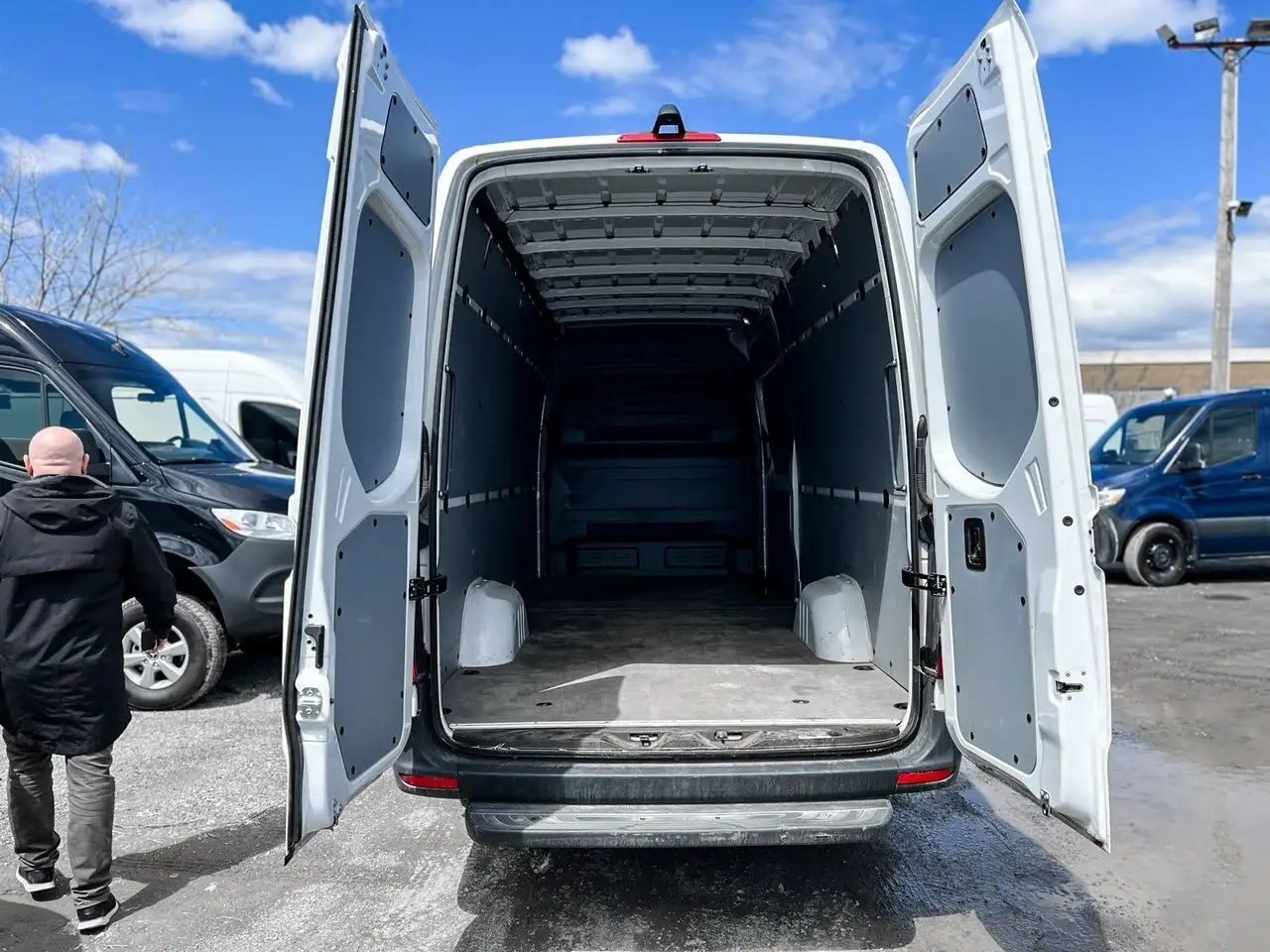 Mercedes-Benz Sprinter снимка Mercedes-Benz Sprinter