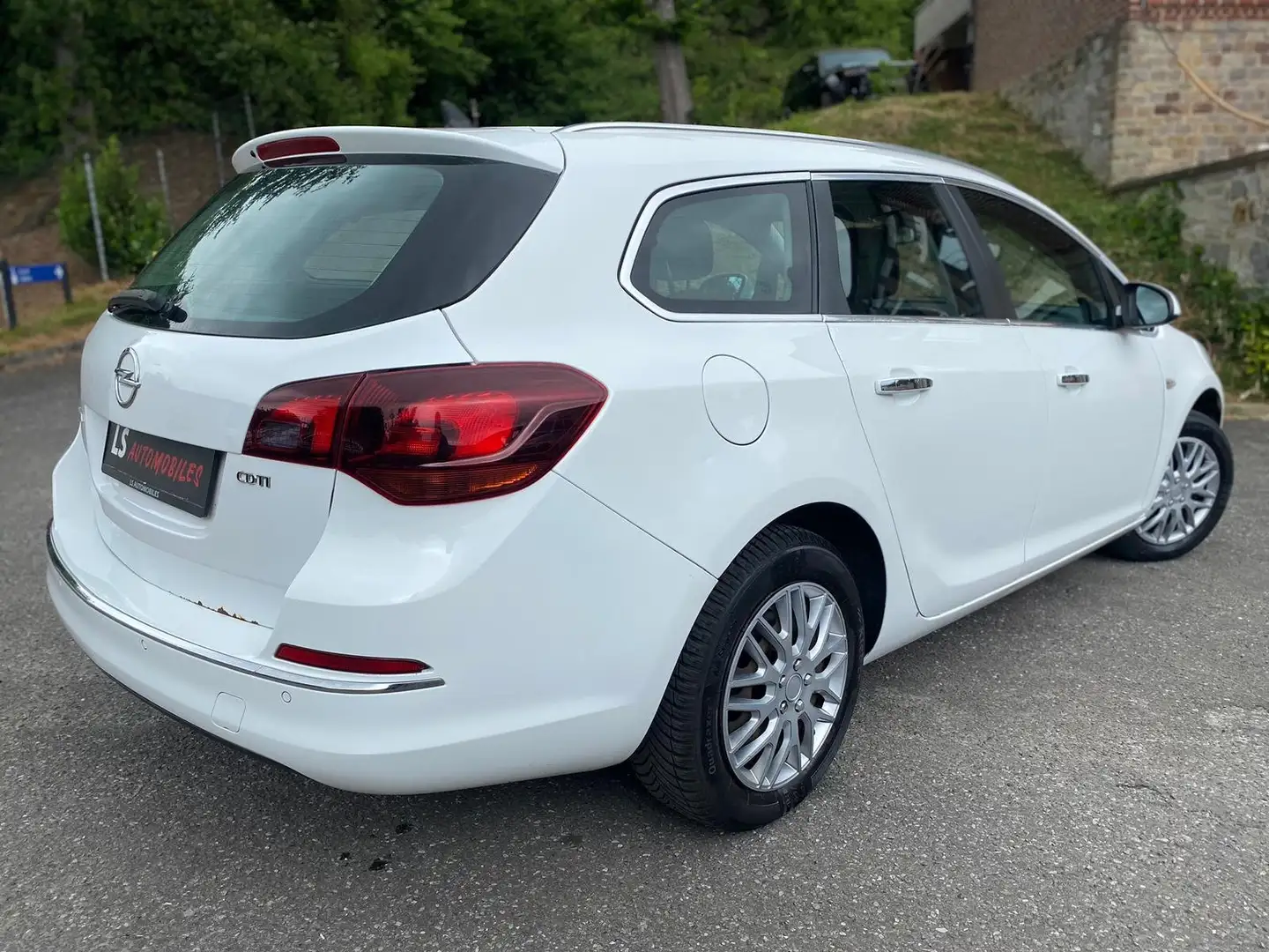 Opel Astra Astra Sports Tourer 2.0D*Boite automatique* Wit - 2