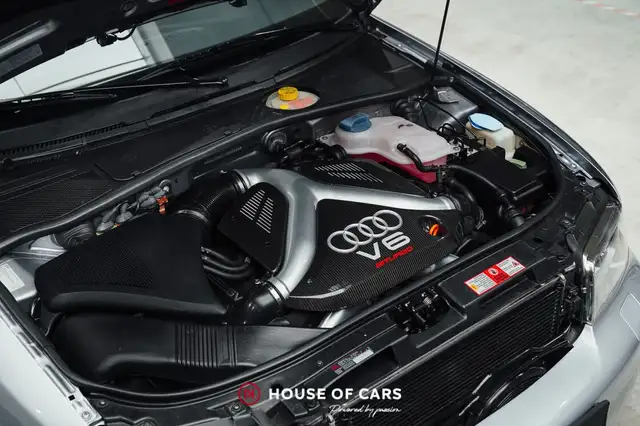 Audi RS4 view 12