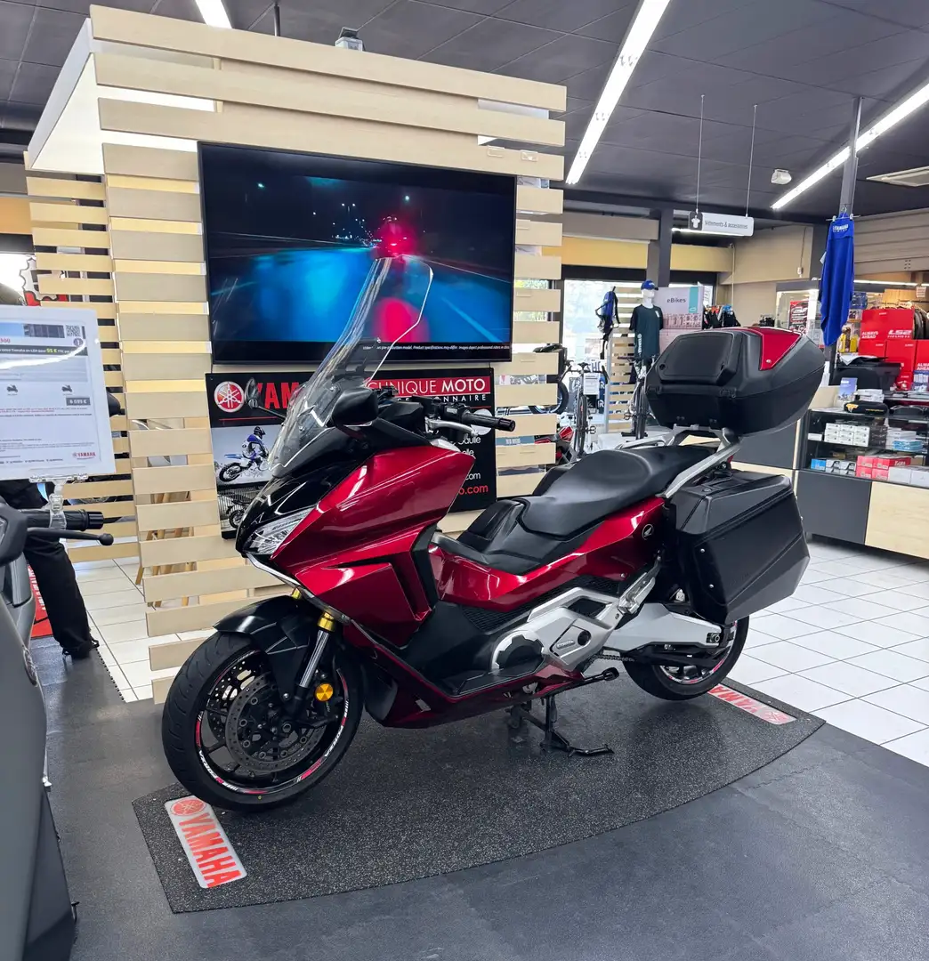Honda Forza 750 Rouge - 2