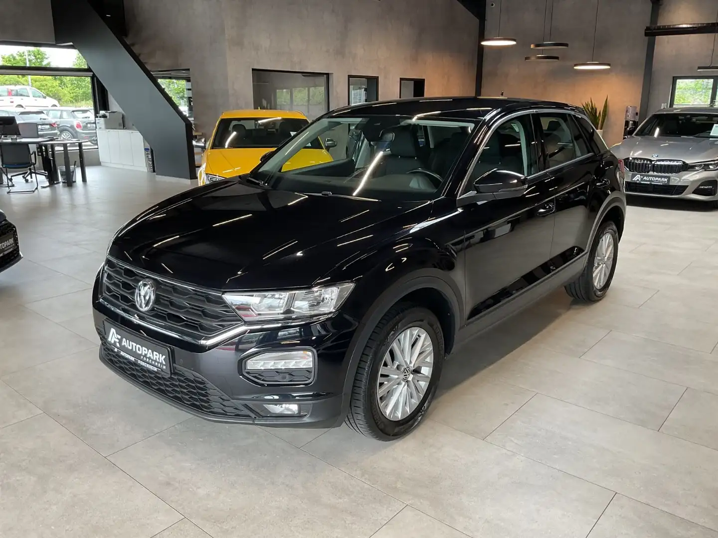 Volkswagen T-Roc 1.0 TSI Klimaautom App-Connect Sitzh. PDC Schwarz - 1
