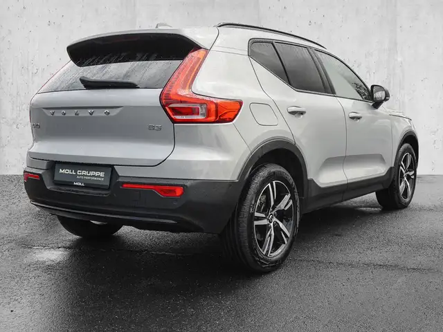 Volvo XC40 view 4
