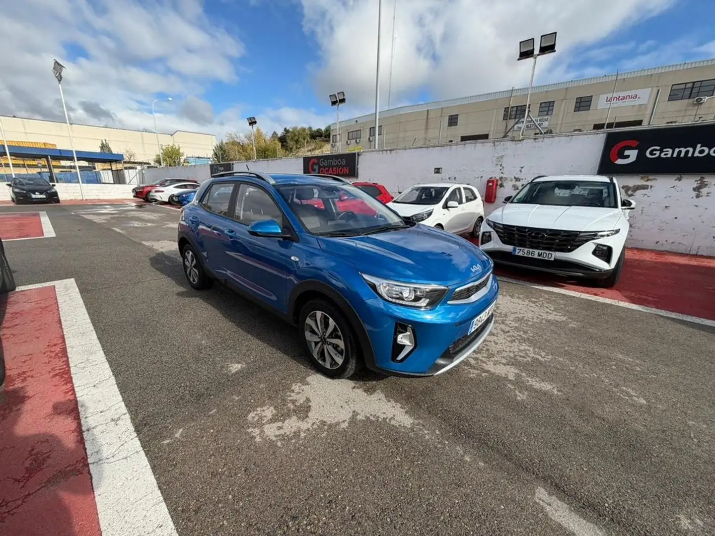 Kia Stonic 1.0 T-GDi 74kW (100CV) MHEV MT Concept Azul - 2