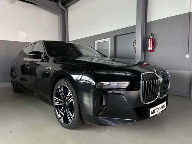 BMW 760 xDrive/SkyLounge/Iconic-Glow/Automatiktüren