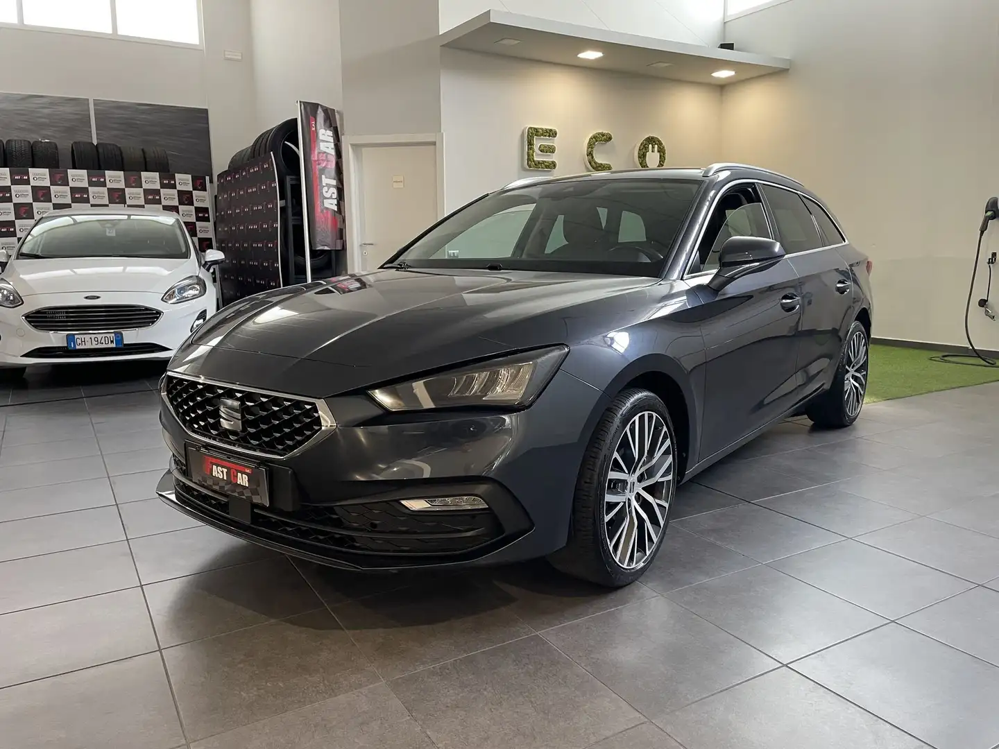 SEAT Leon Leon 1.5 eTSI 150 CV DSG FR Grigio - 1