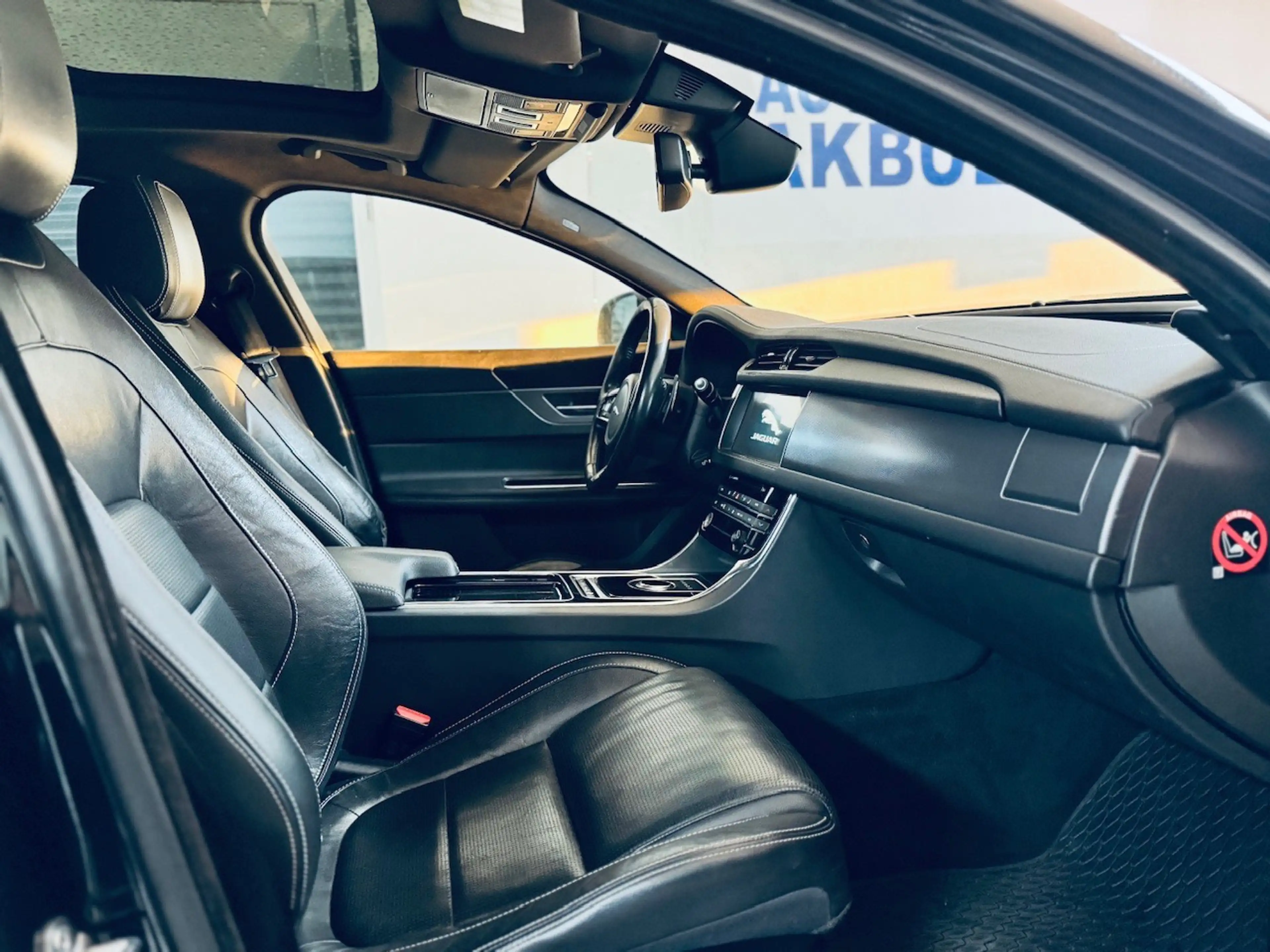 Jaguar XF Prestige*Finanzierung+Garantie+Inspektion* — photo 6