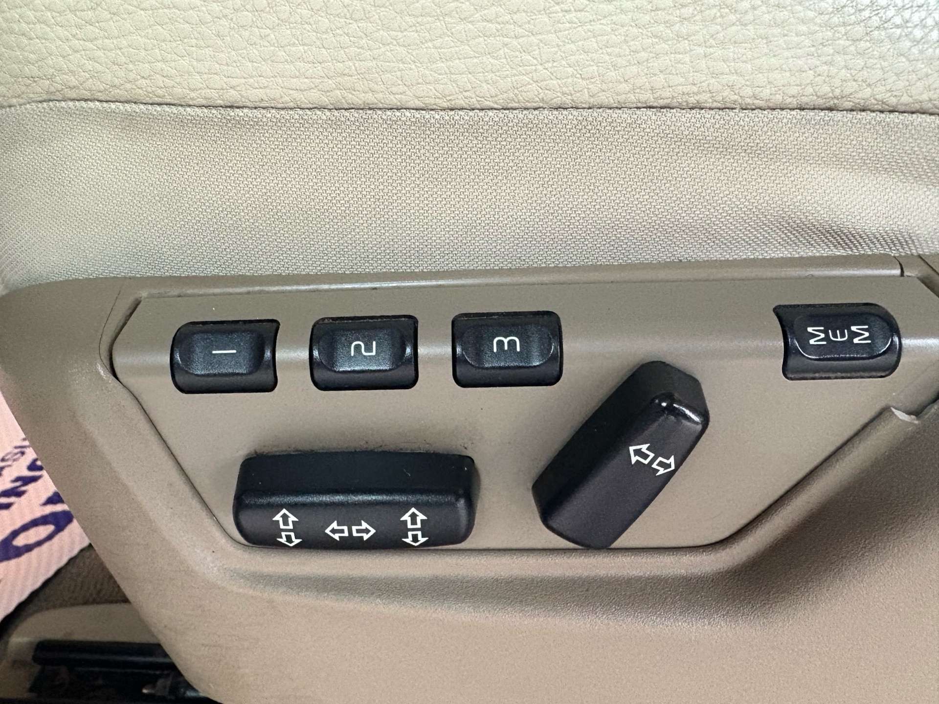 2010 Volvo XC90 AWD I6 I 1 OWNER I ACCIDENT FREE I CERTIFIED thumb 21