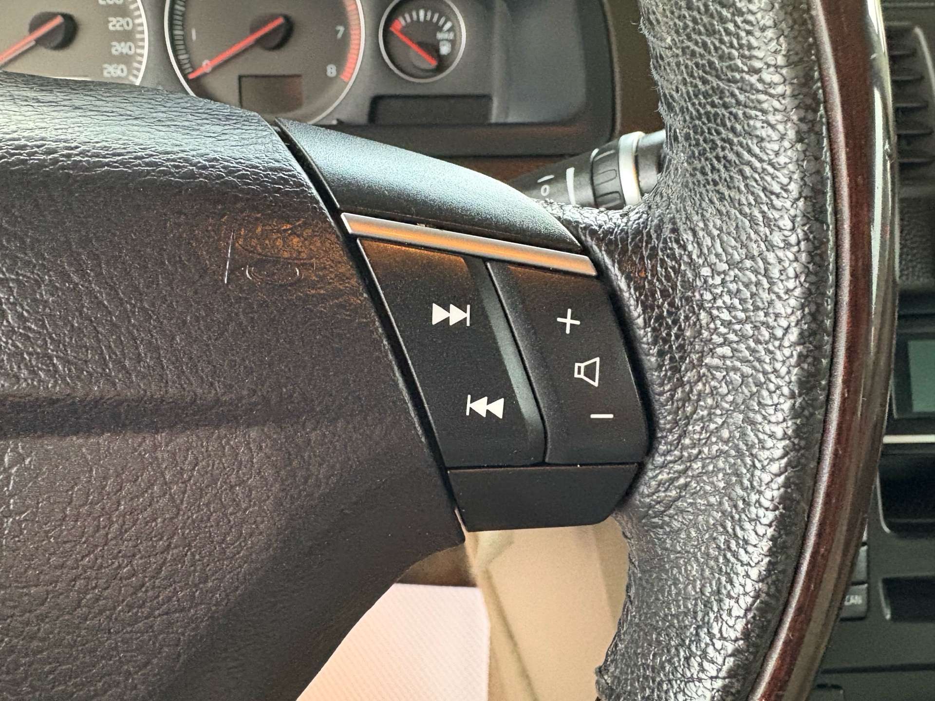 2010 Volvo XC90 AWD I6 I 1 OWNER I ACCIDENT FREE I CERTIFIED thumb 25
