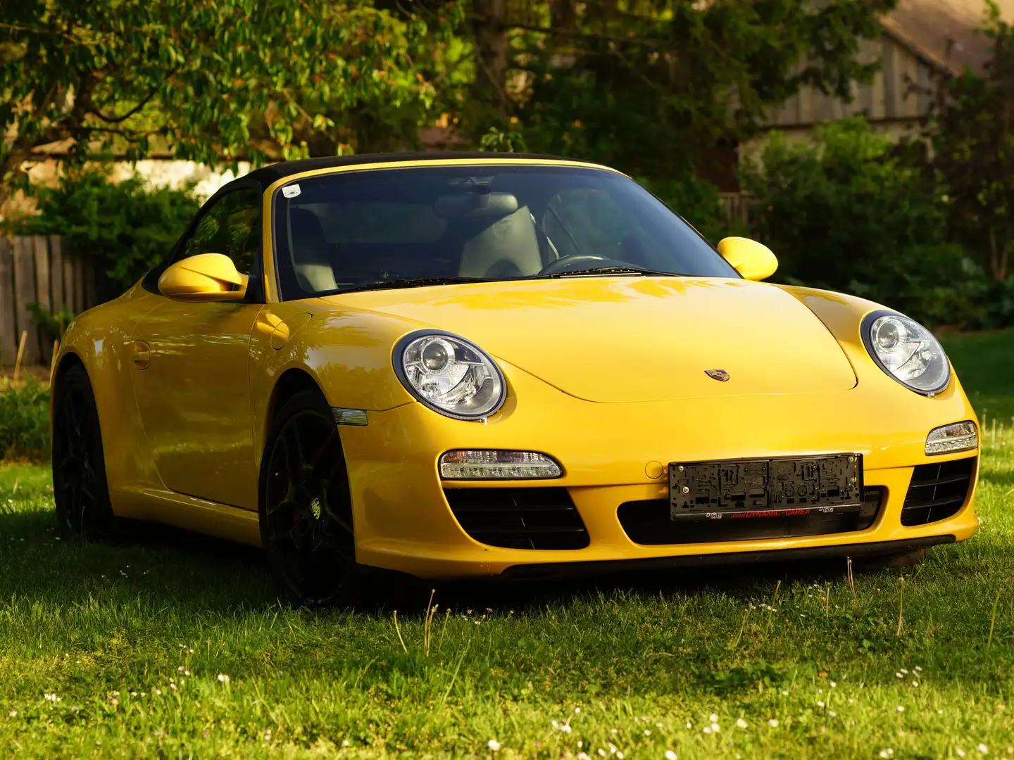 Porsche 911 997 Cabrio PDK Gelb - 2