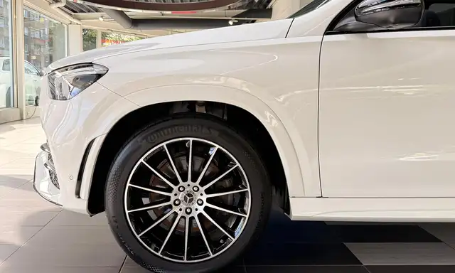 Mercedes-Benz Gle view 3