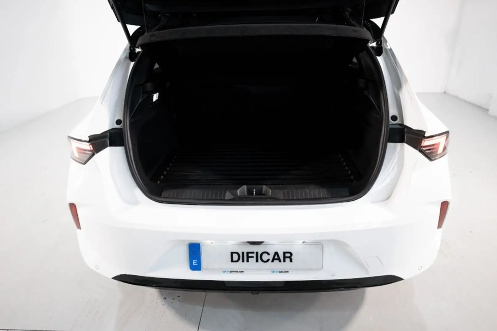 Opel Astra PHEV 1.6T 180CV PLUGIN HYBRID GS AUT Weiß - 2