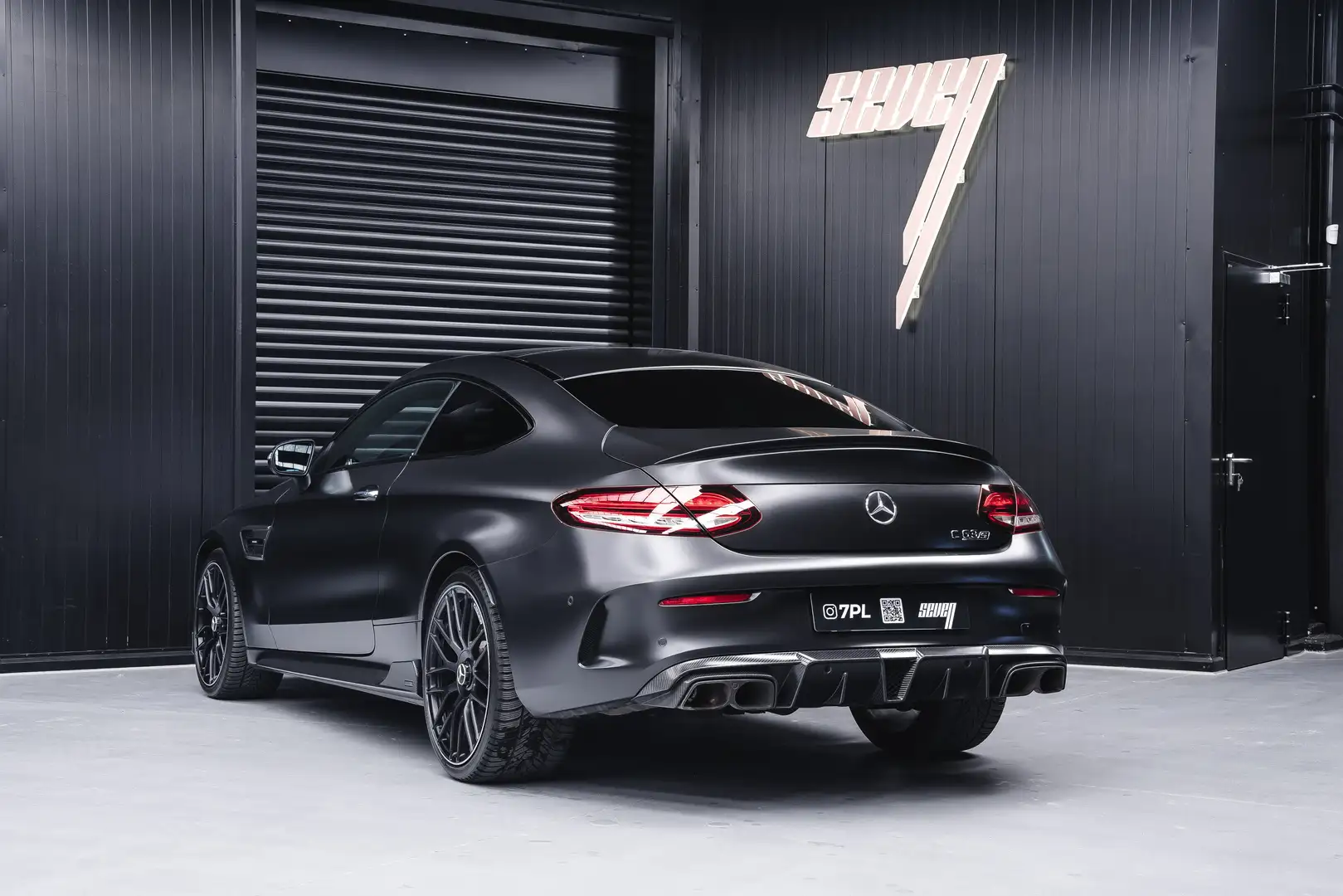 Mercedes-Benz C 63 AMG AMG C63S Coupe + Carbon + Burmester + Distronic Grey - 2