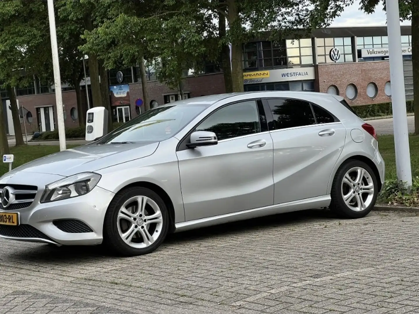 Mercedes-Benz A 180 A Klasse Srebrny - 1