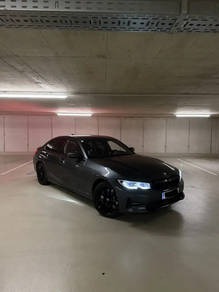 BMW 330