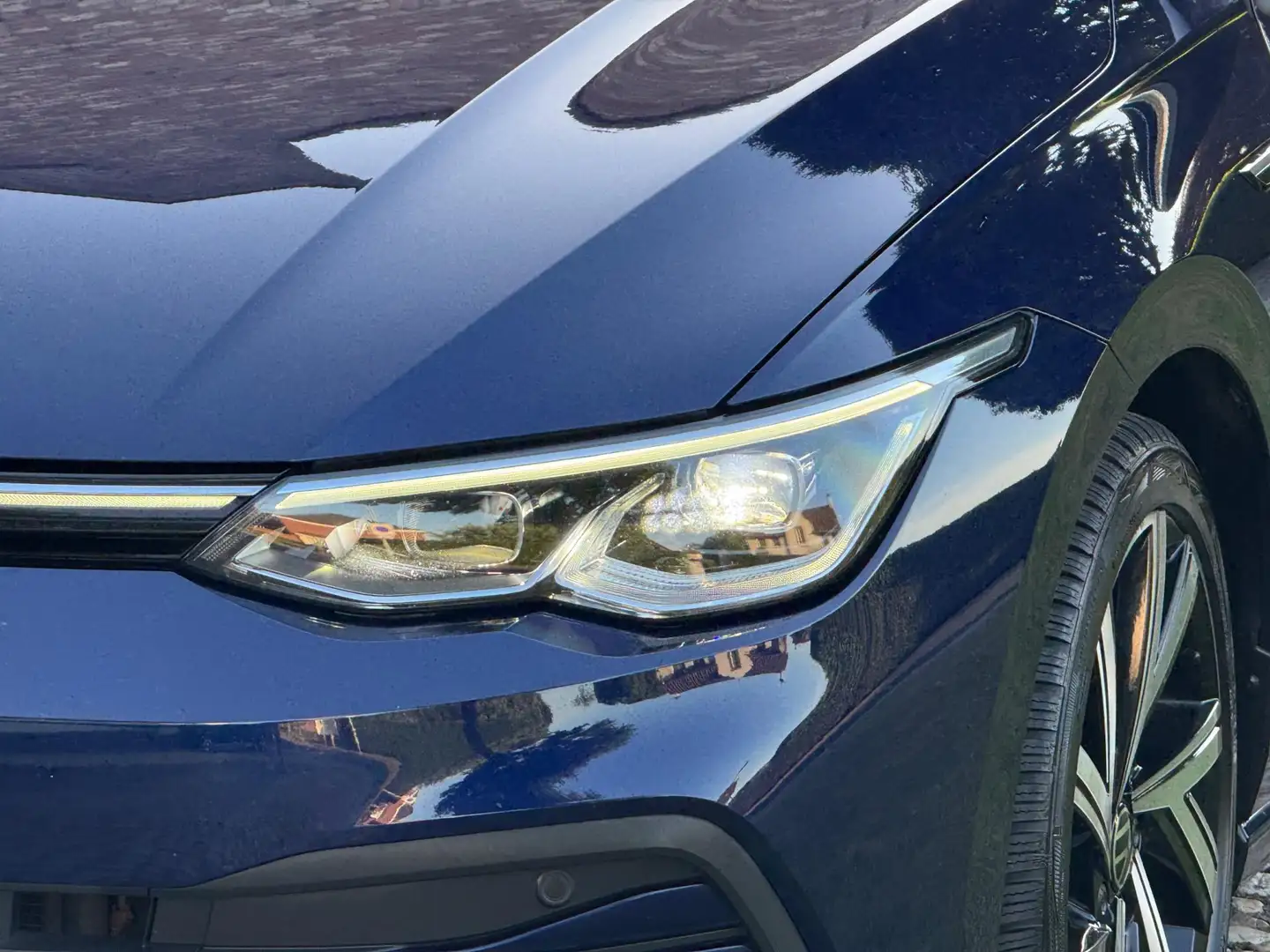Volkswagen Golf 1.5 TSi Style Aut DSG Adapt cruise Led Blau - 2