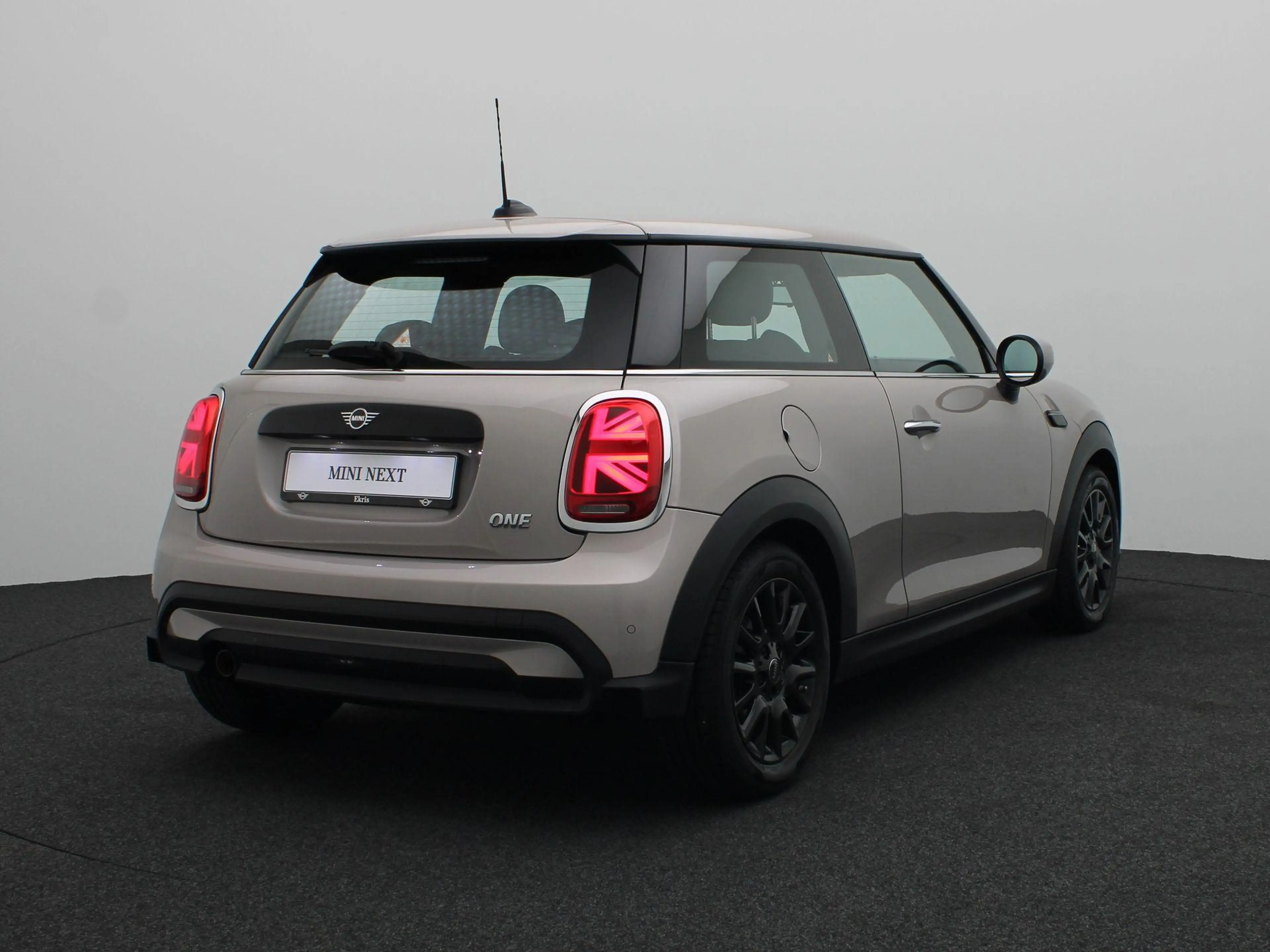 MINI One 3-Deurs Business Edition + Connected Navigation Pa — photo 2