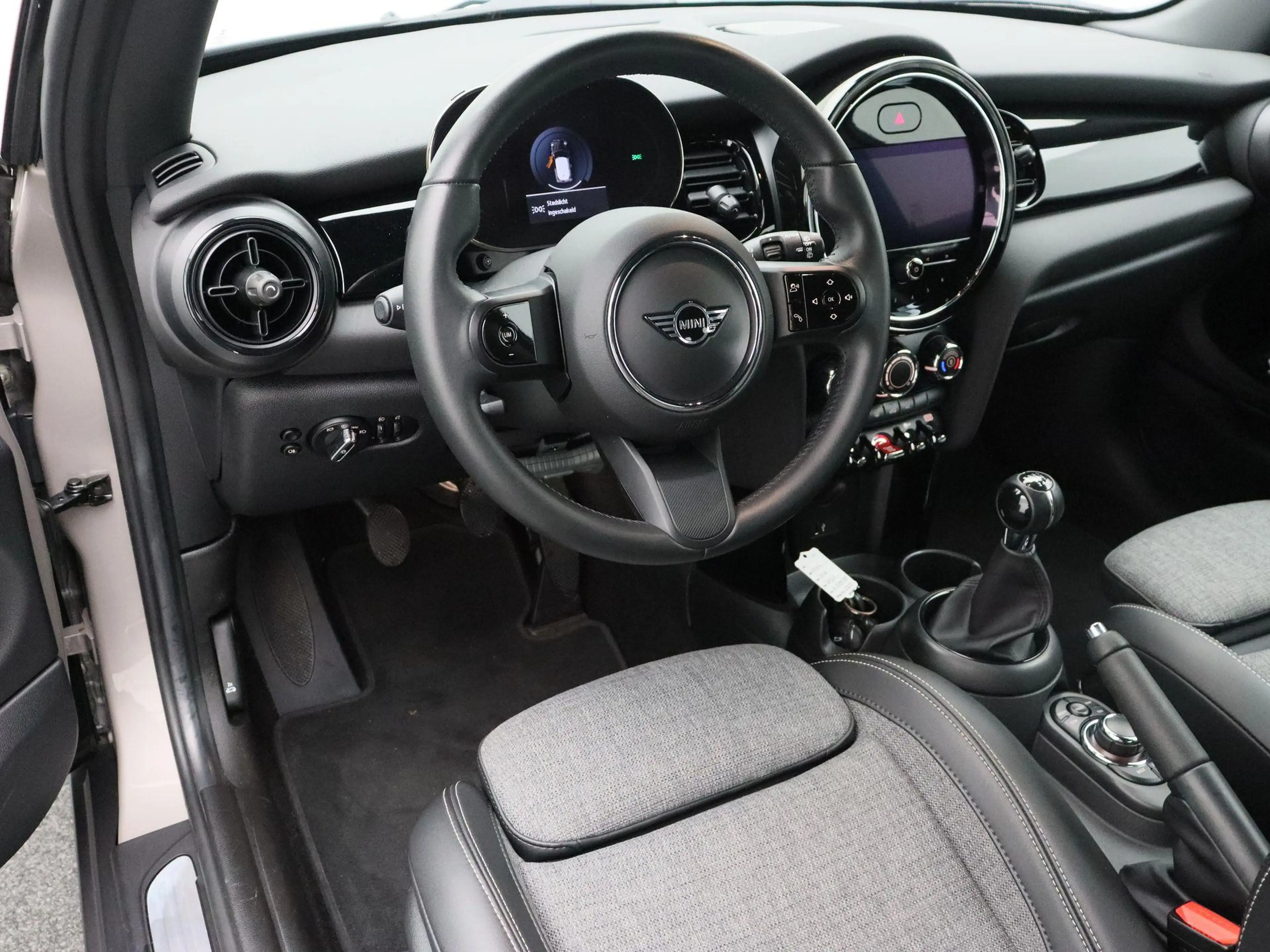 MINI One 3-Deurs Business Edition + Connected Navigation Pa — photo 10
