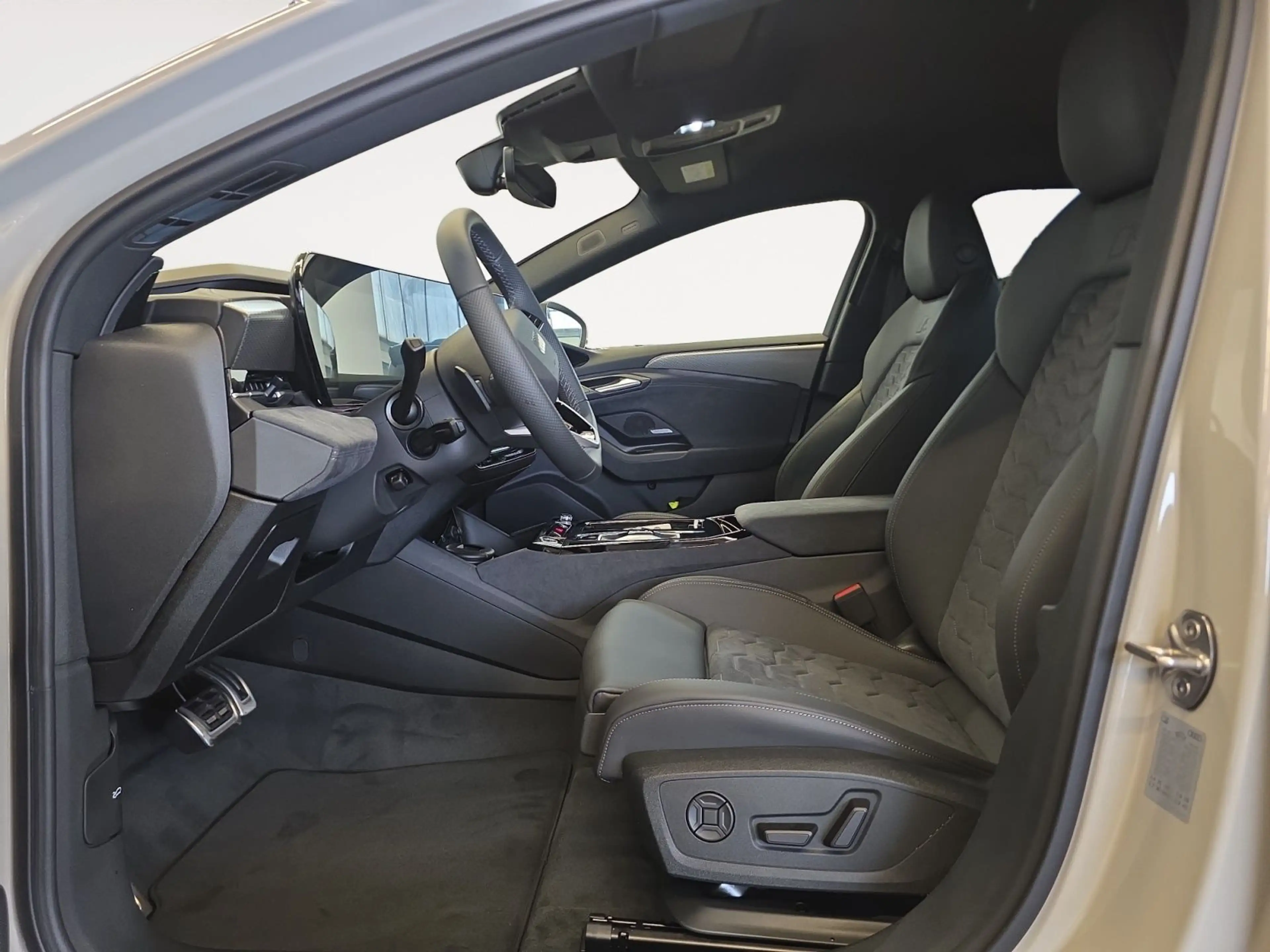 Audi A6 e-tron performance TECHPRO B&O OLED AIR — photo 10