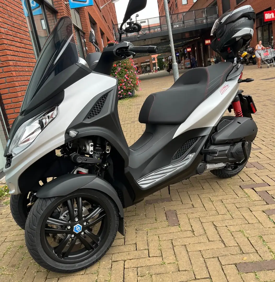 Piaggio MP3 300 300 sport Срібний - 1