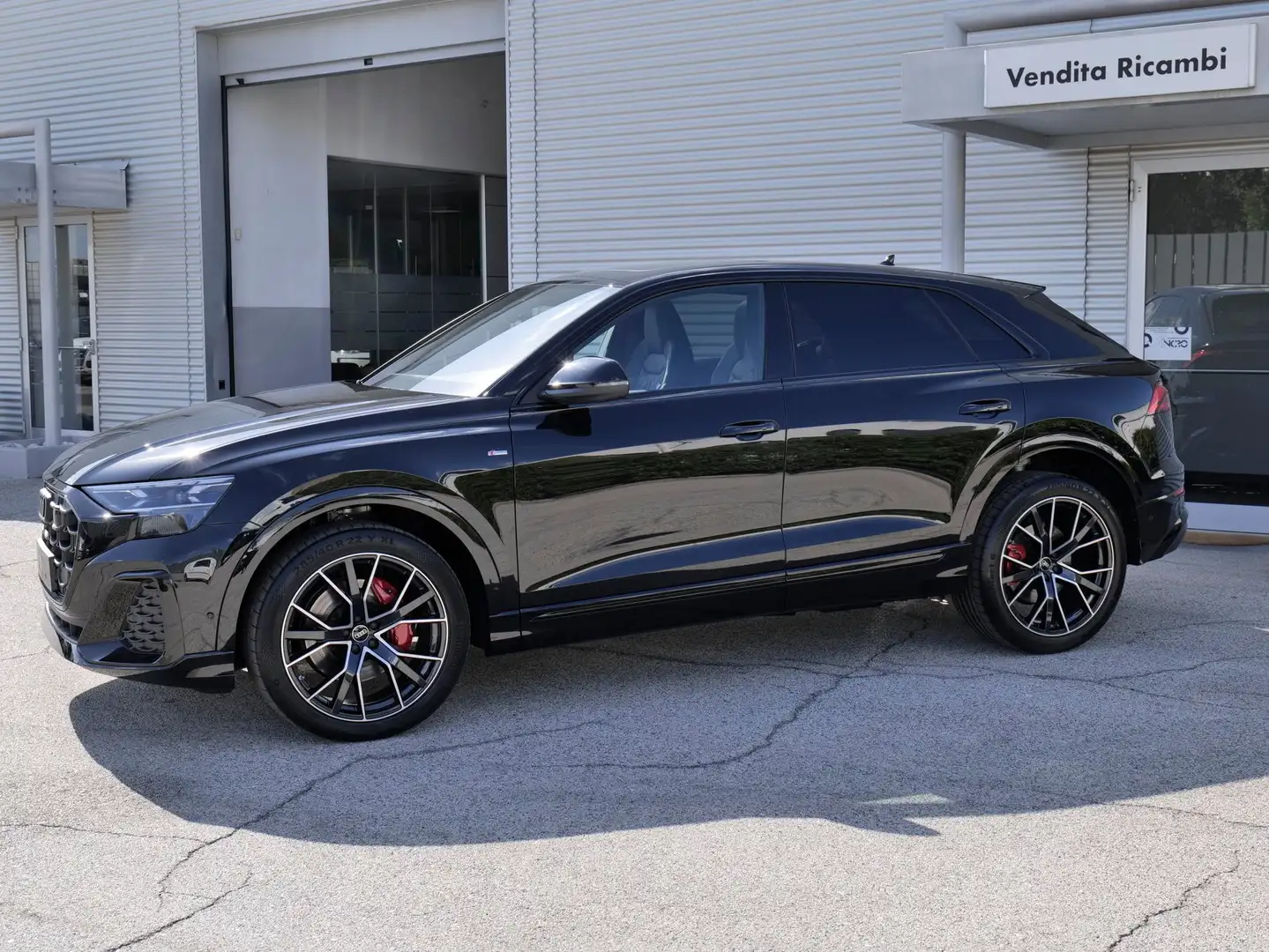 Audi Q8 3.0 Tdi Q. 286cv Tiptr. S-line edition Open Sky Schwarz - 2