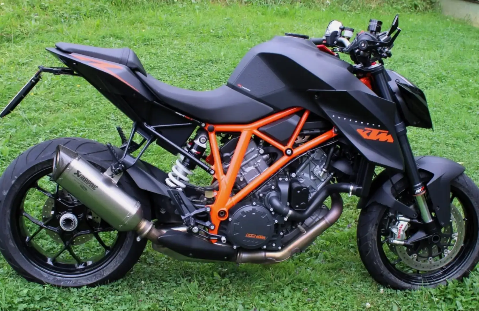 KTM 1290 Super Duke R Černá - 1