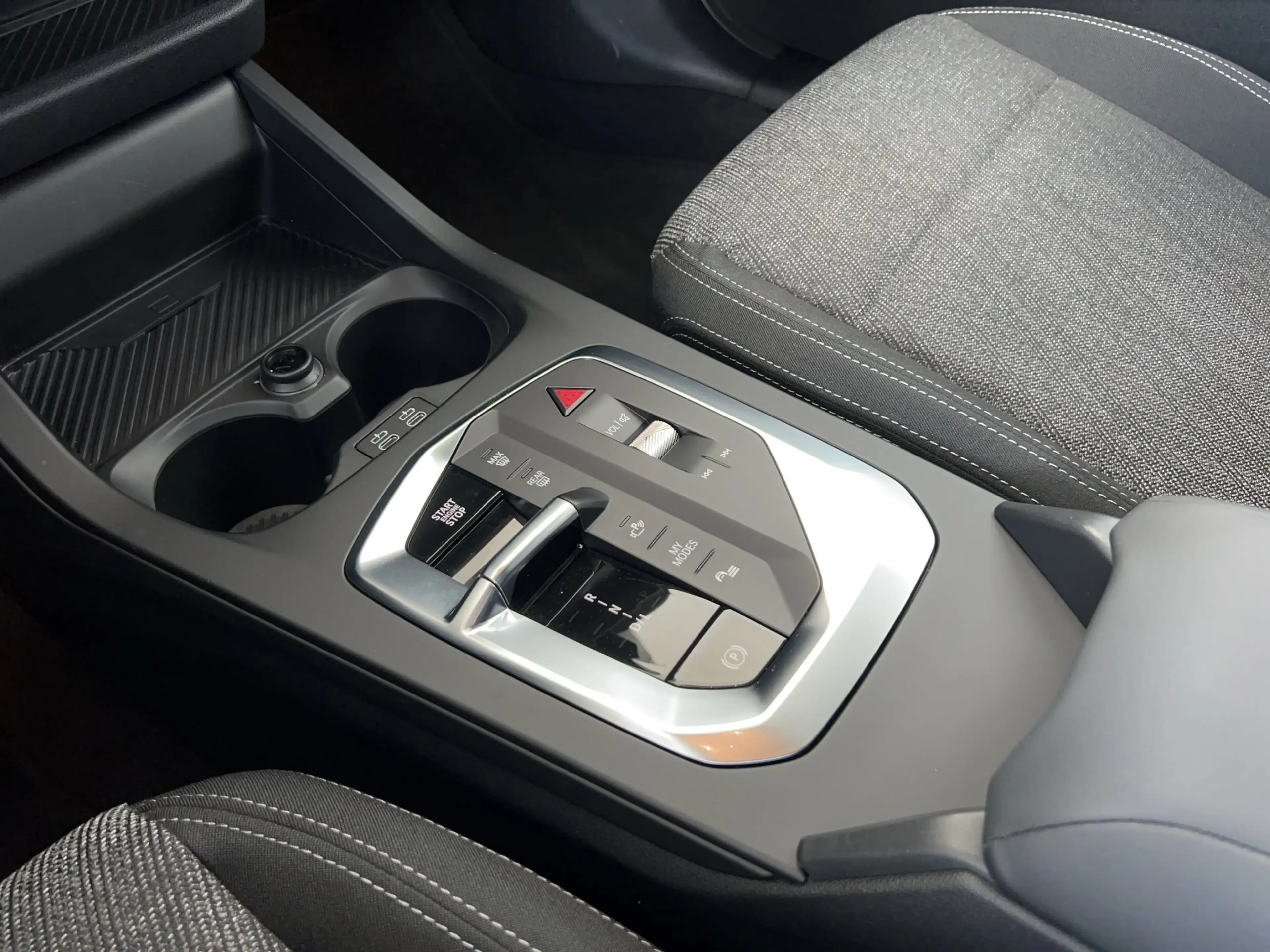 BMW 120 adapLED 360° HUD H/K Keyless Dr.Assist — photo 9
