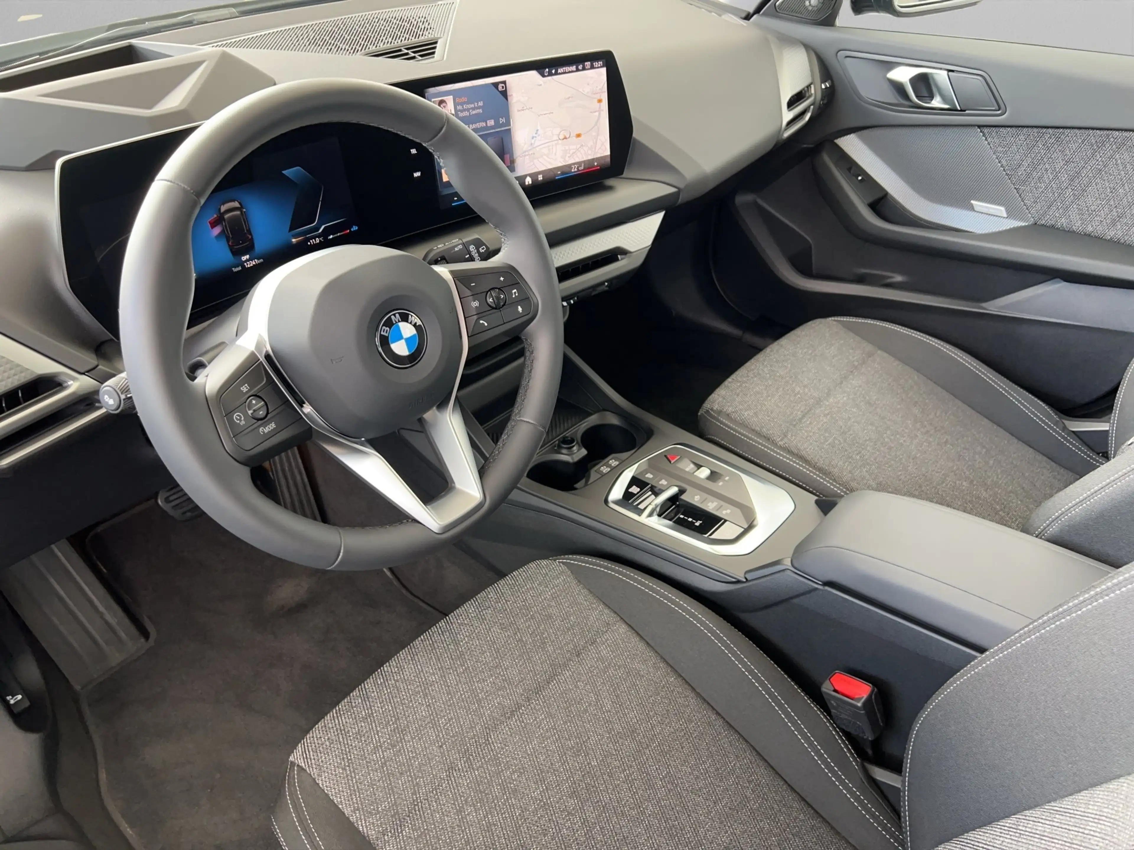 BMW 120 adapLED 360° HUD H/K Keyless Dr.Assist — photo 6