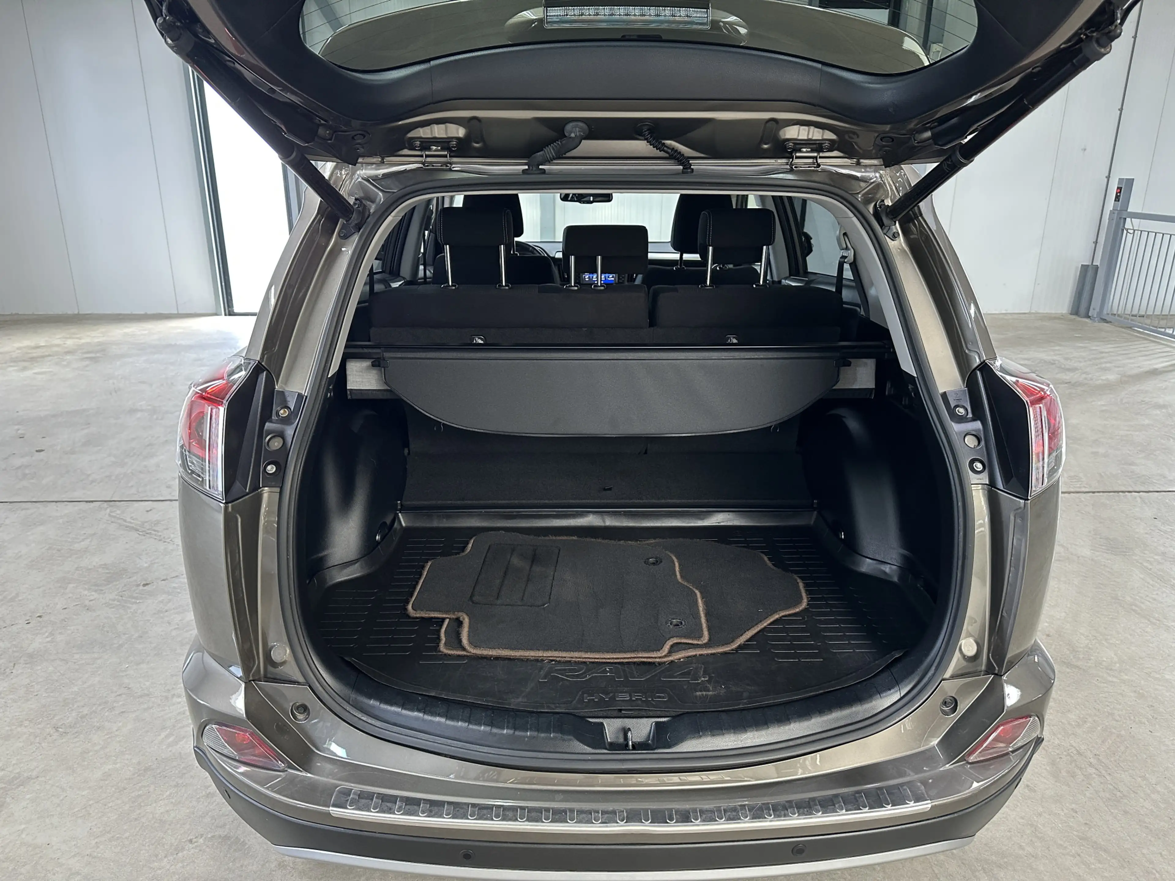 Toyota RAV 4 2.5 Hybrid Dynamic Sport | Navi | Camera | — photo 23