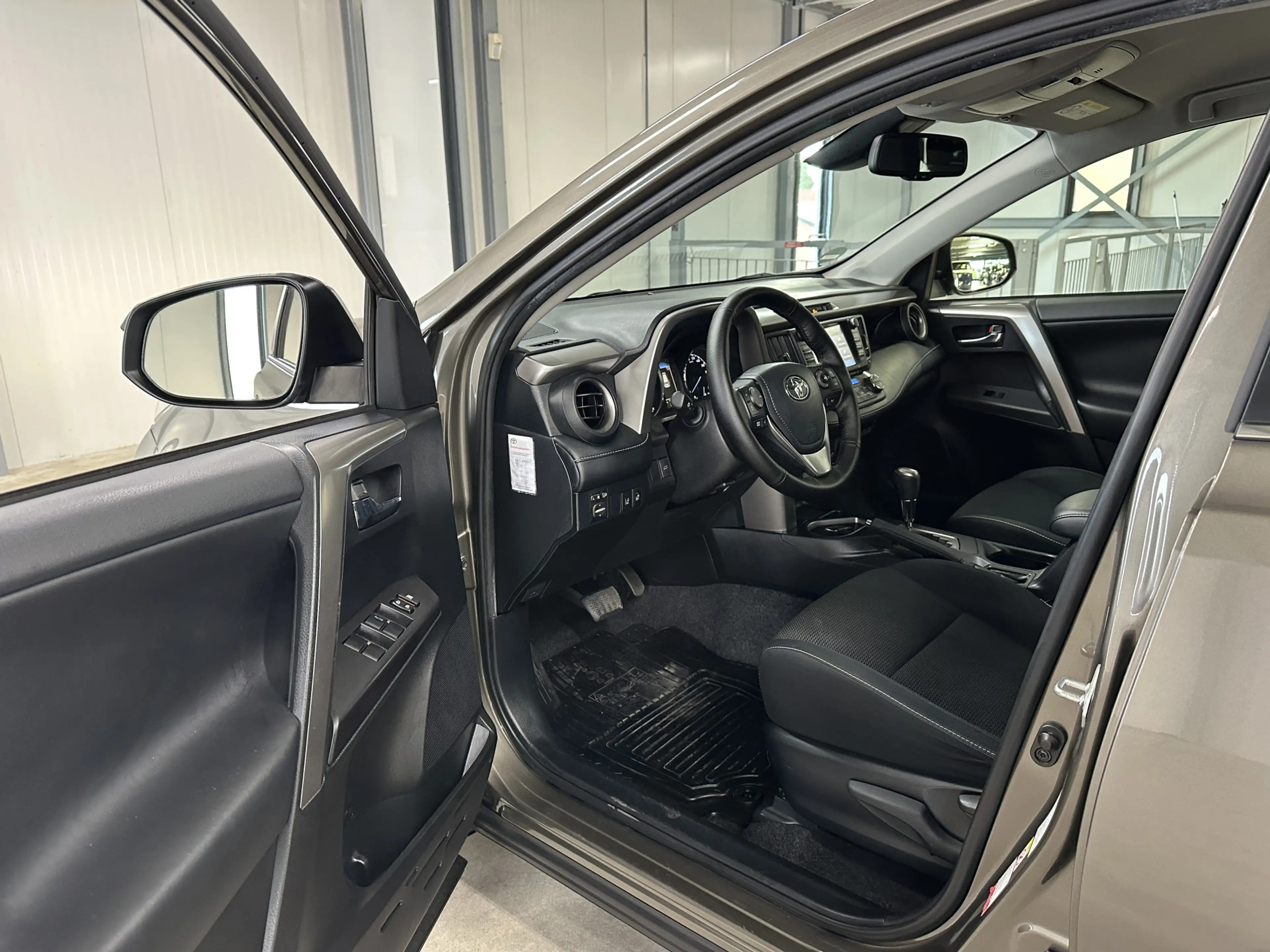 Toyota RAV 4 2.5 Hybrid Dynamic Sport | Navi | Camera | — photo 20